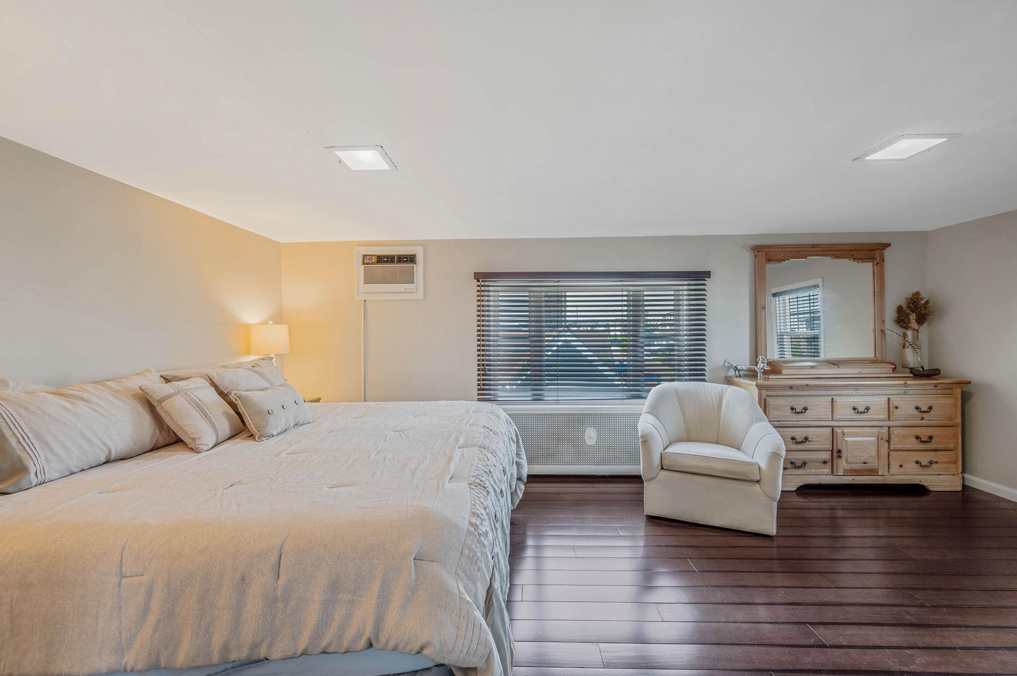 87 E Shore Drive, Babylon, NY 11702