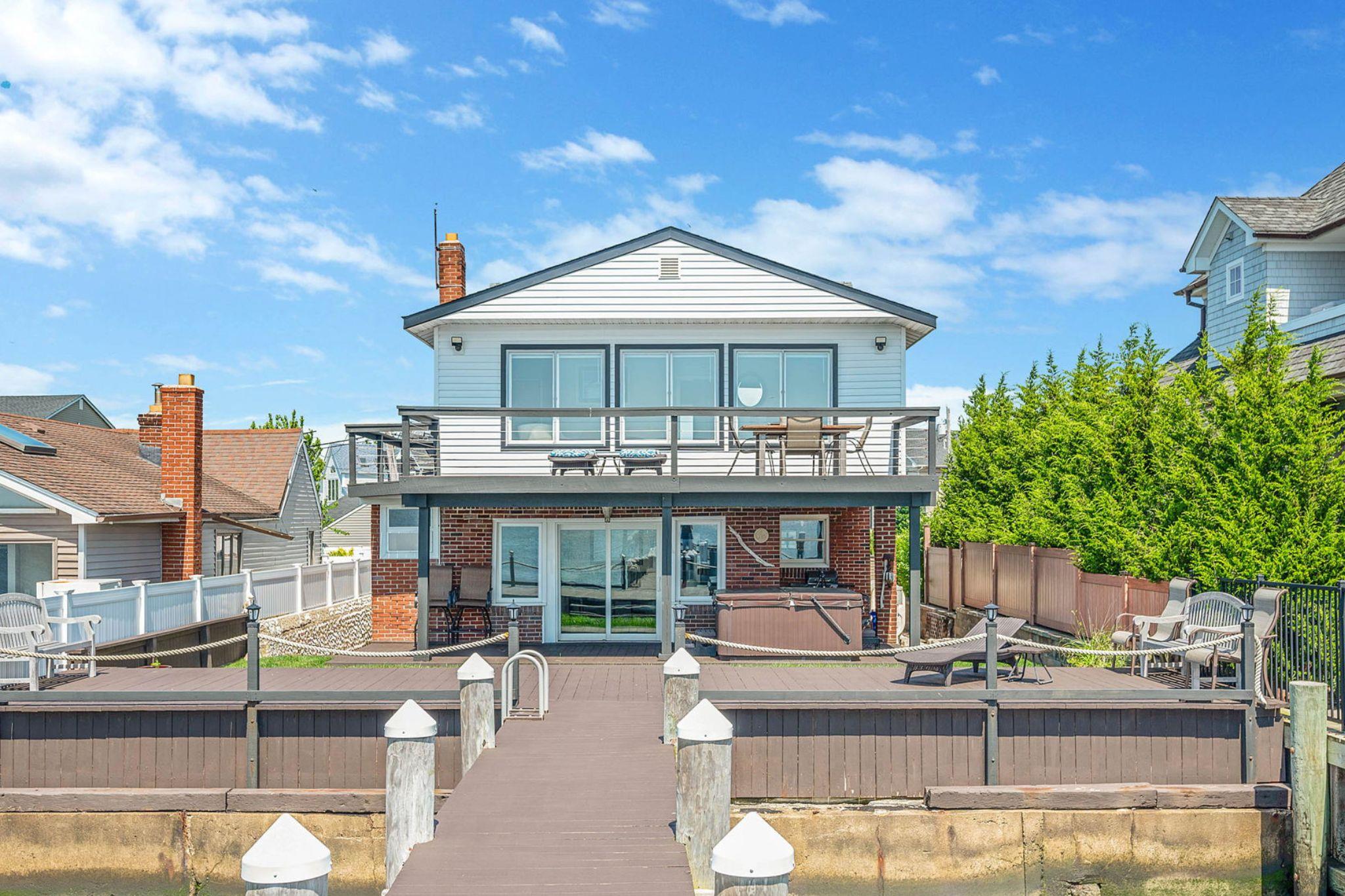 87 E Shore Drive, Babylon, NY 11702