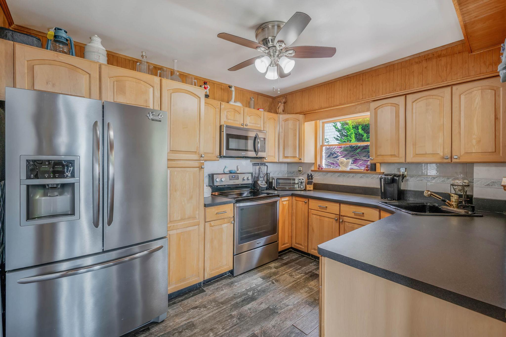 87 E Shore Drive, Babylon, NY 11702