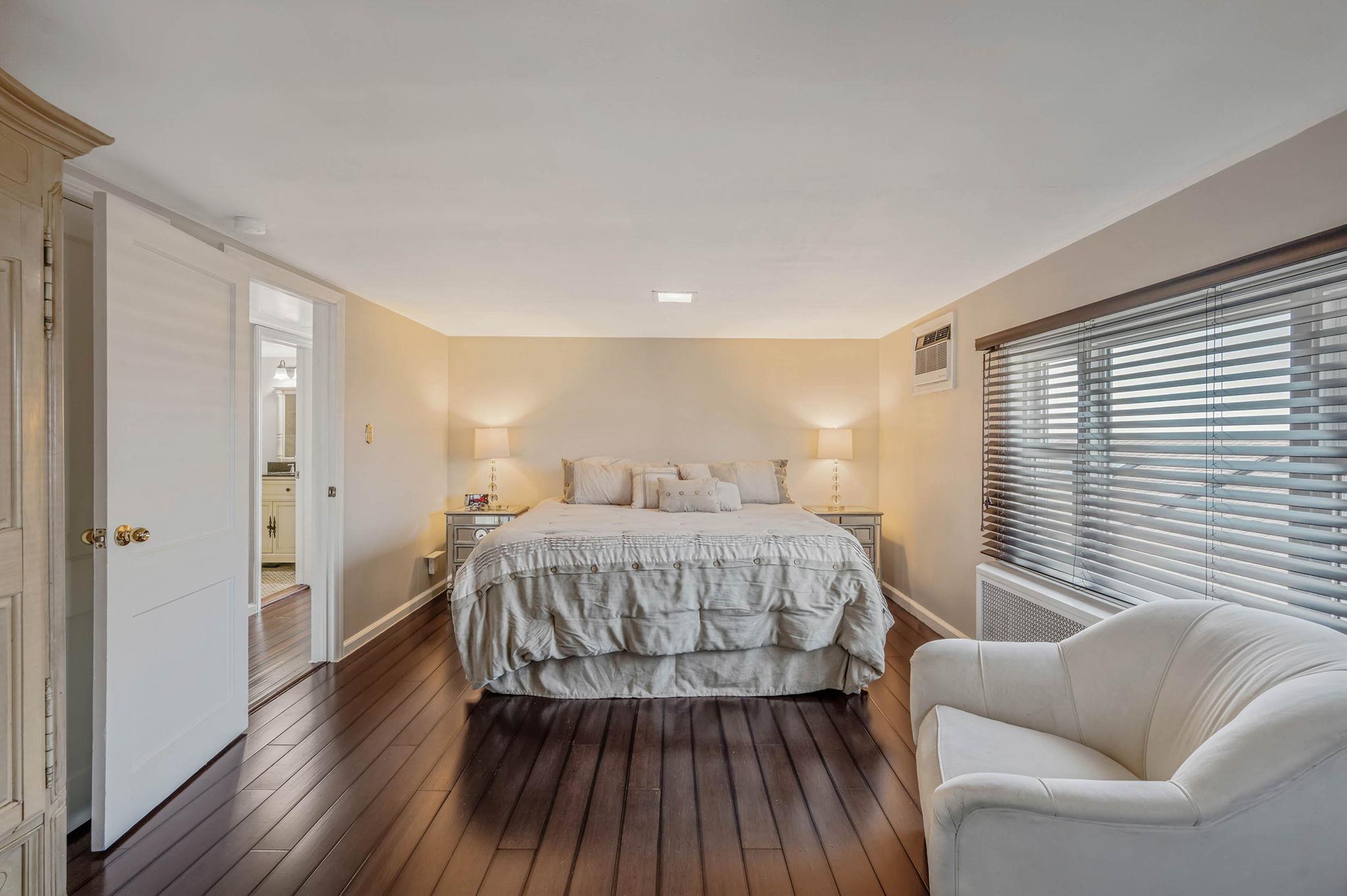 87 E Shore Drive, Babylon, NY 11702