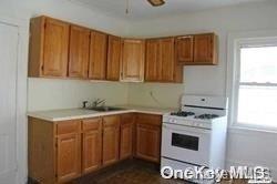 23 Park Avenue, Lawrence, NY 11559