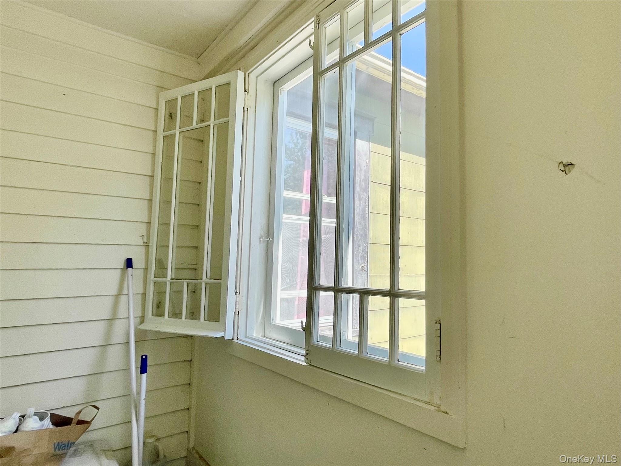 80 N Montgomery Street, Walden, NY 12586