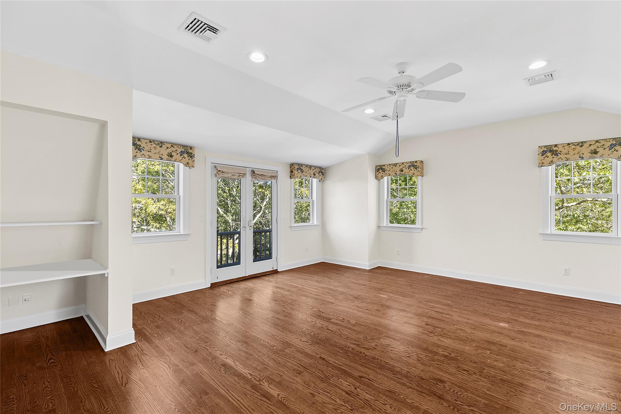 22 Old Trail Road, Water Mill, NY 11976