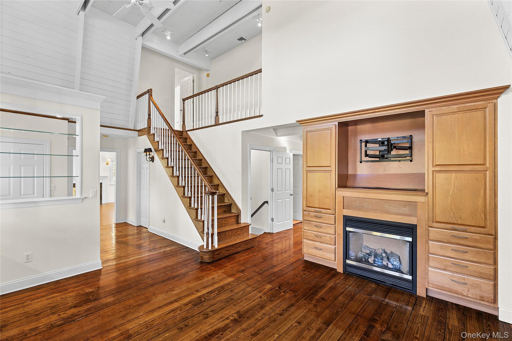 22 Old Trail Road, Water Mill, NY 11976