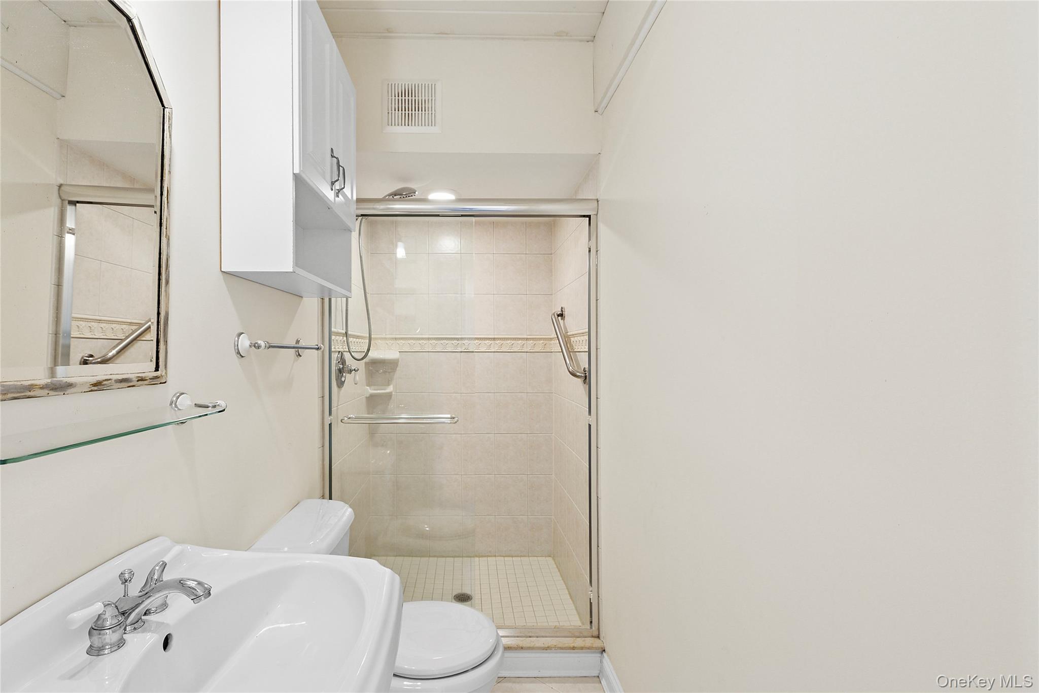 22 Old Trail Road, Water Mill, NY 11976