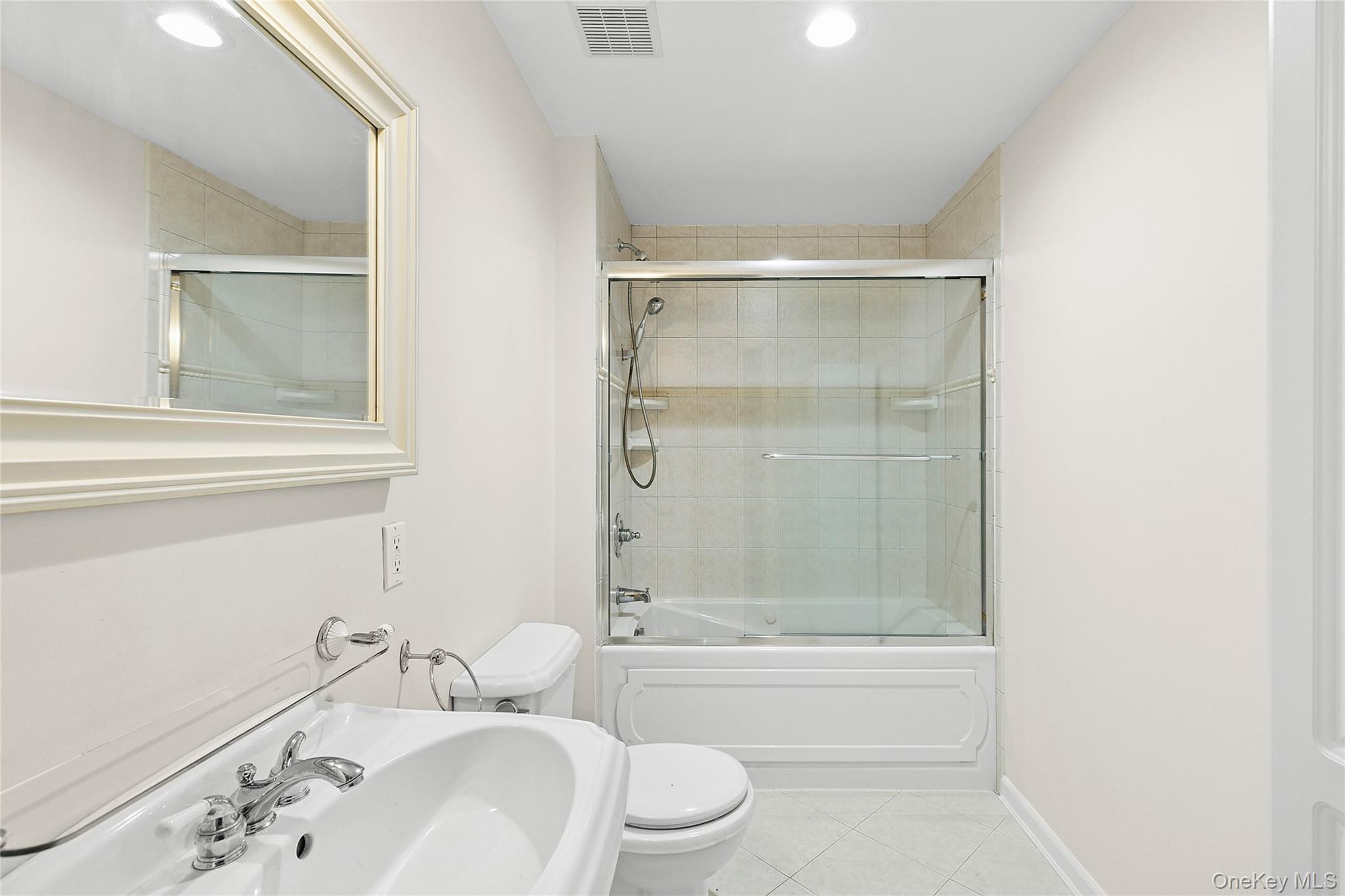 22 Old Trail Road, Water Mill, NY 11976