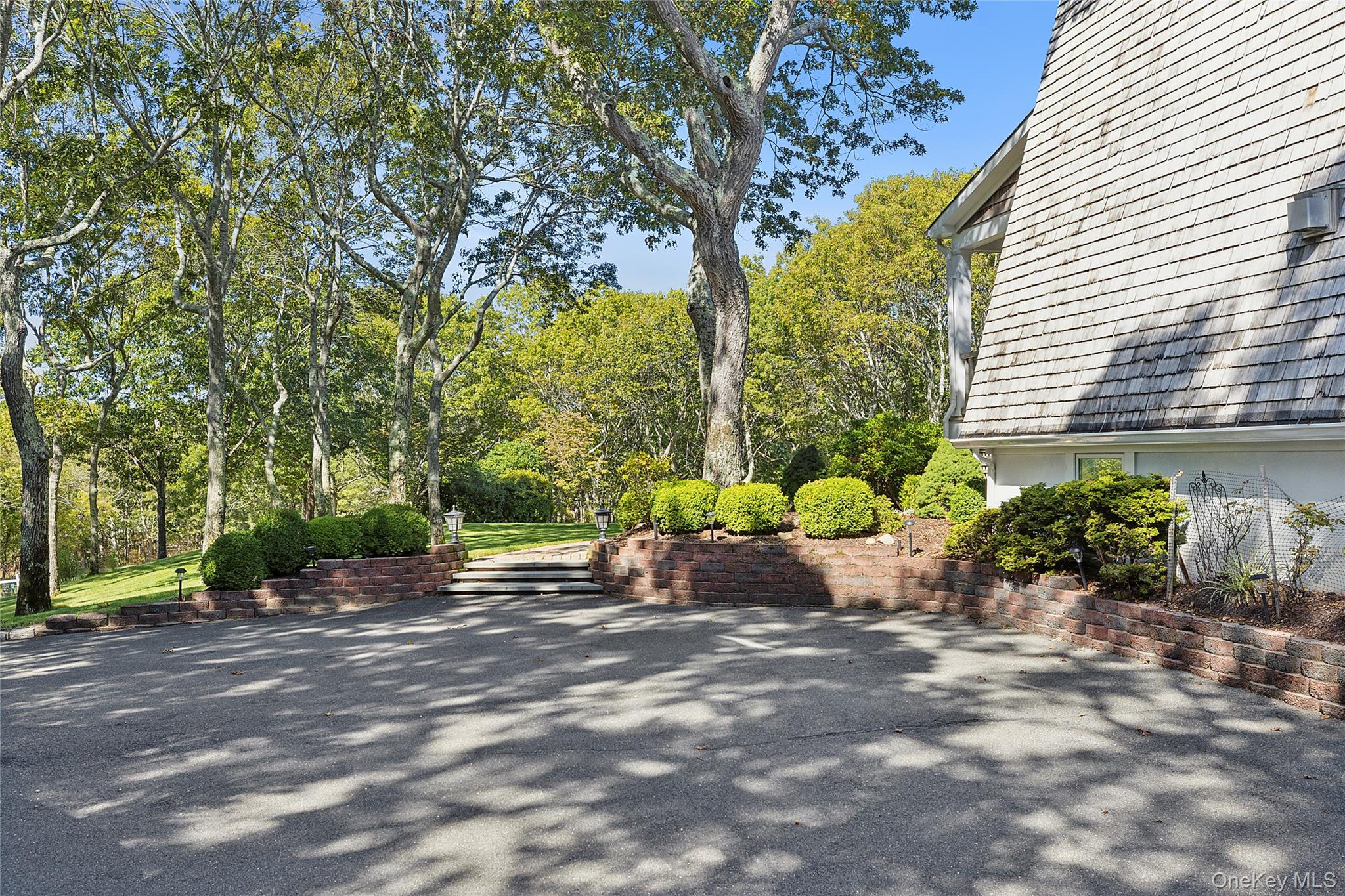 22 Old Trail Road, Water Mill, NY 11976