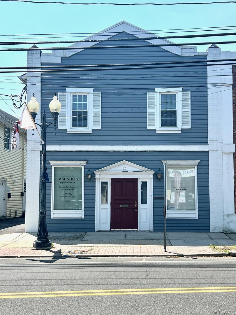 86 W Main Street, East Islip, NY 11730