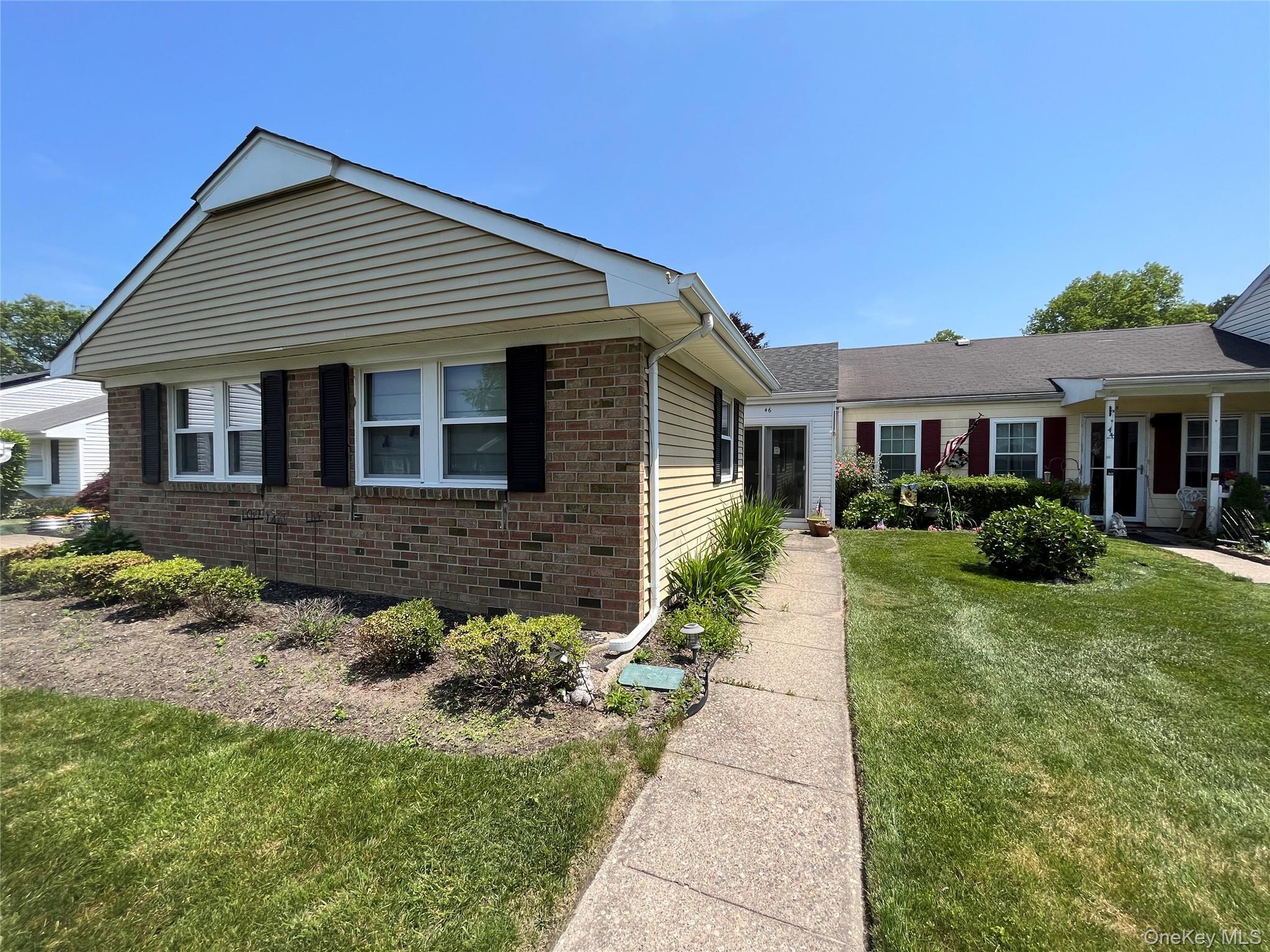 46 Freedom Lane, Coram, NY 11727