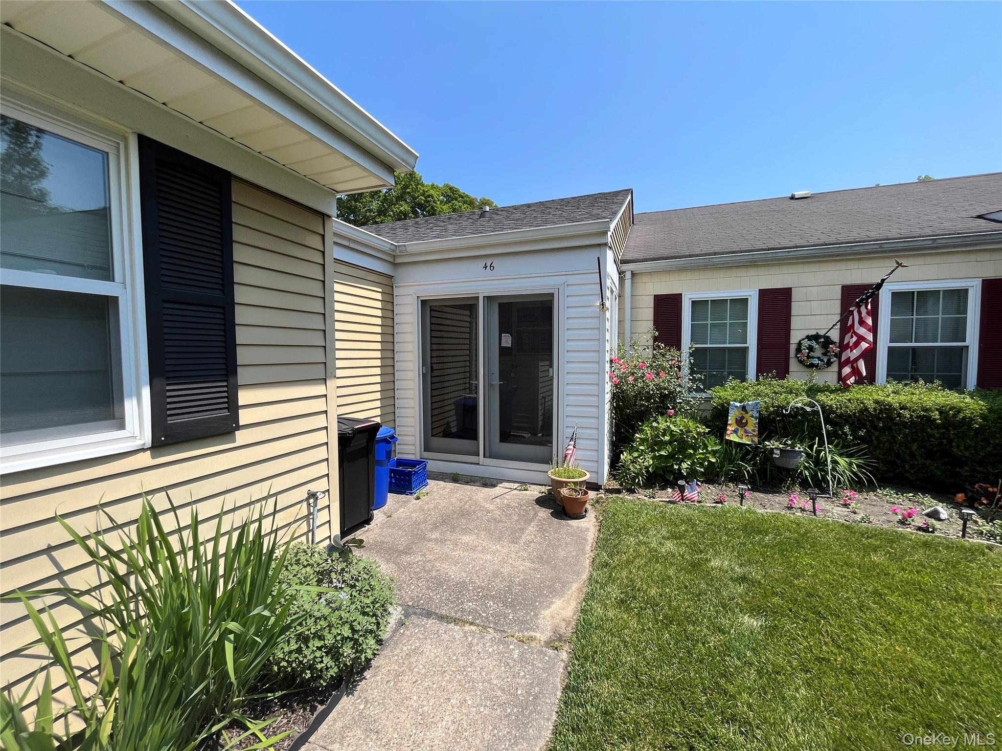 46 Freedom Lane, Coram, NY 11727