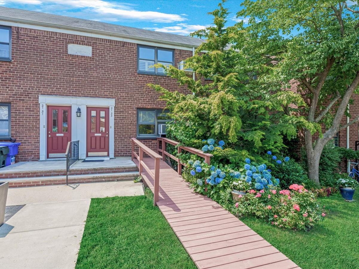 21-33 Utopia Parkway # lower, Whitestone, NY 11357