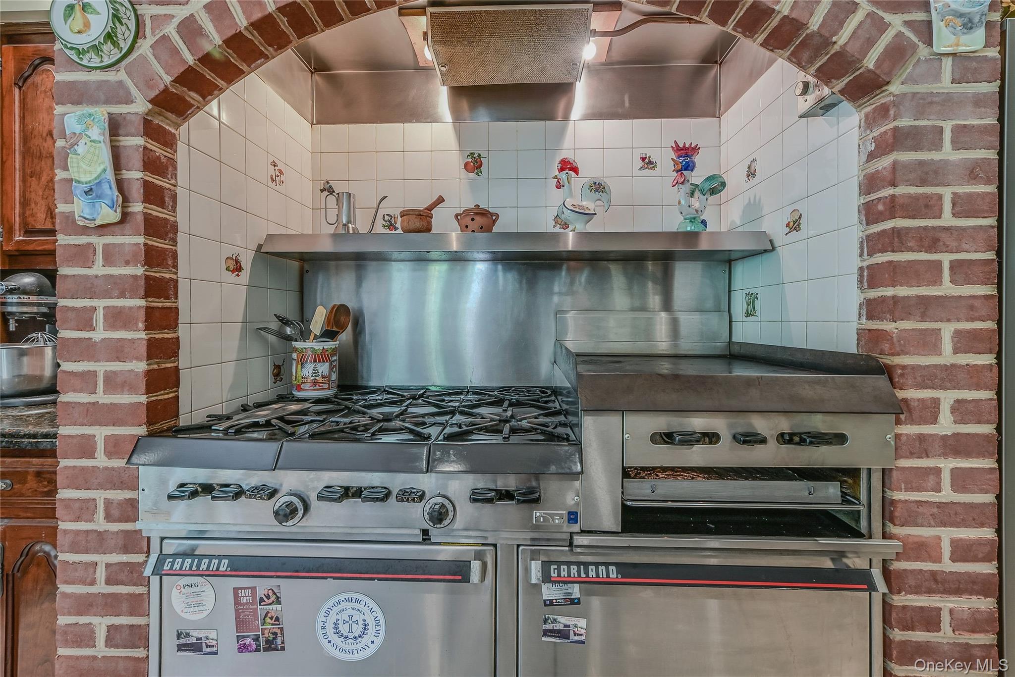 1537 Laurel Hollow Road, Laurel Hollow, NY 11791