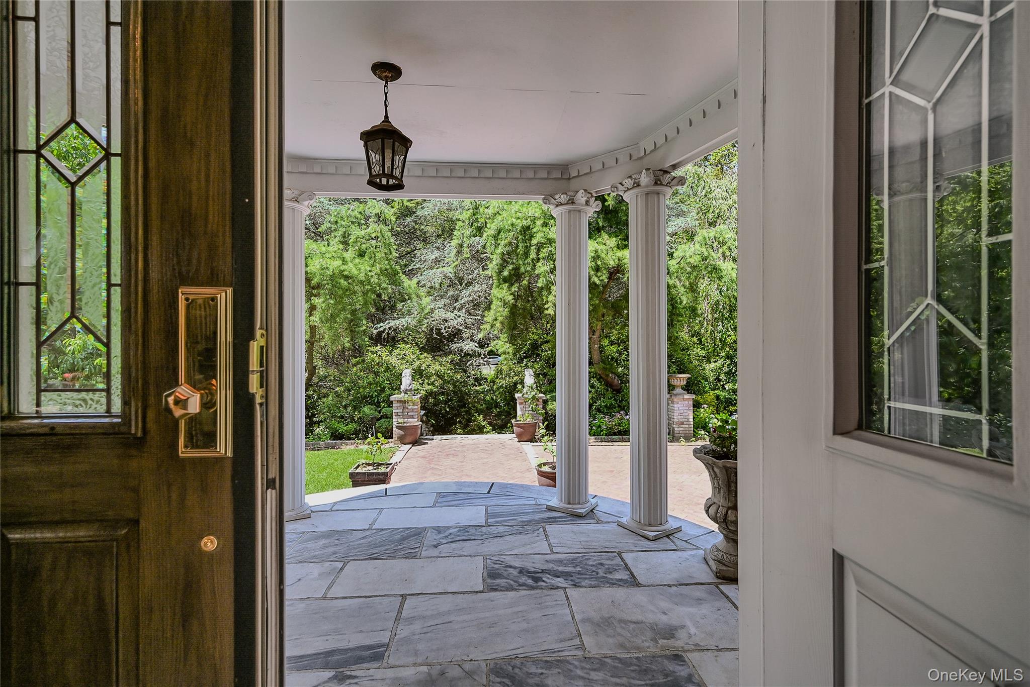 1537 Laurel Hollow Road, Laurel Hollow, NY 11791