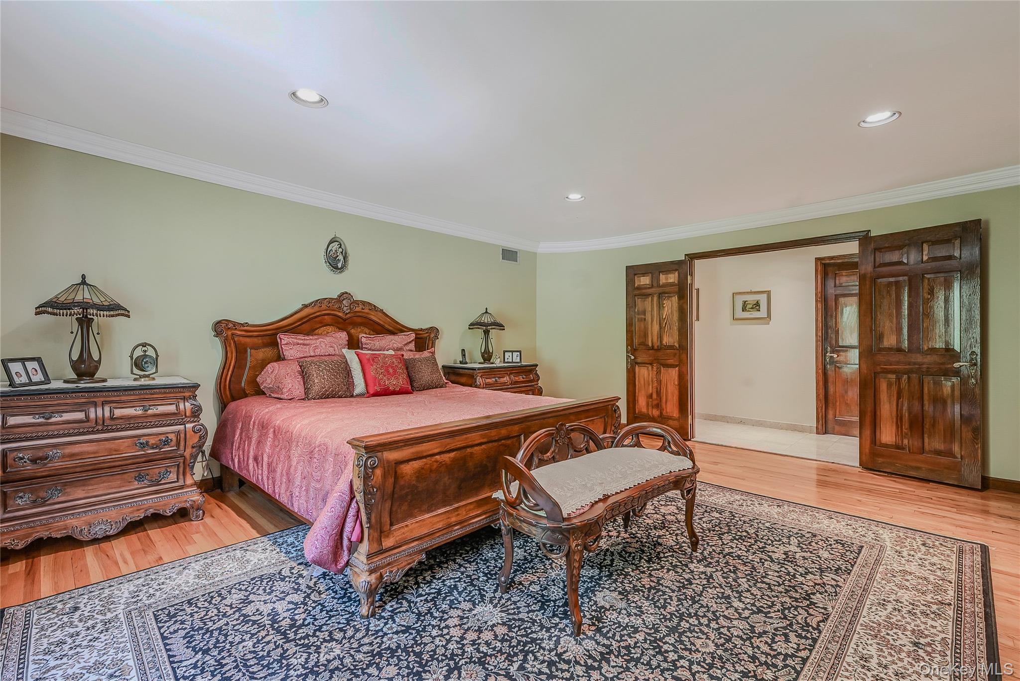 1537 Laurel Hollow Road, Laurel Hollow, NY 11791