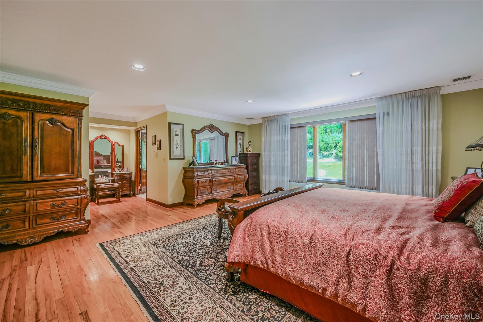 1537 Laurel Hollow Road, Laurel Hollow, NY 11791