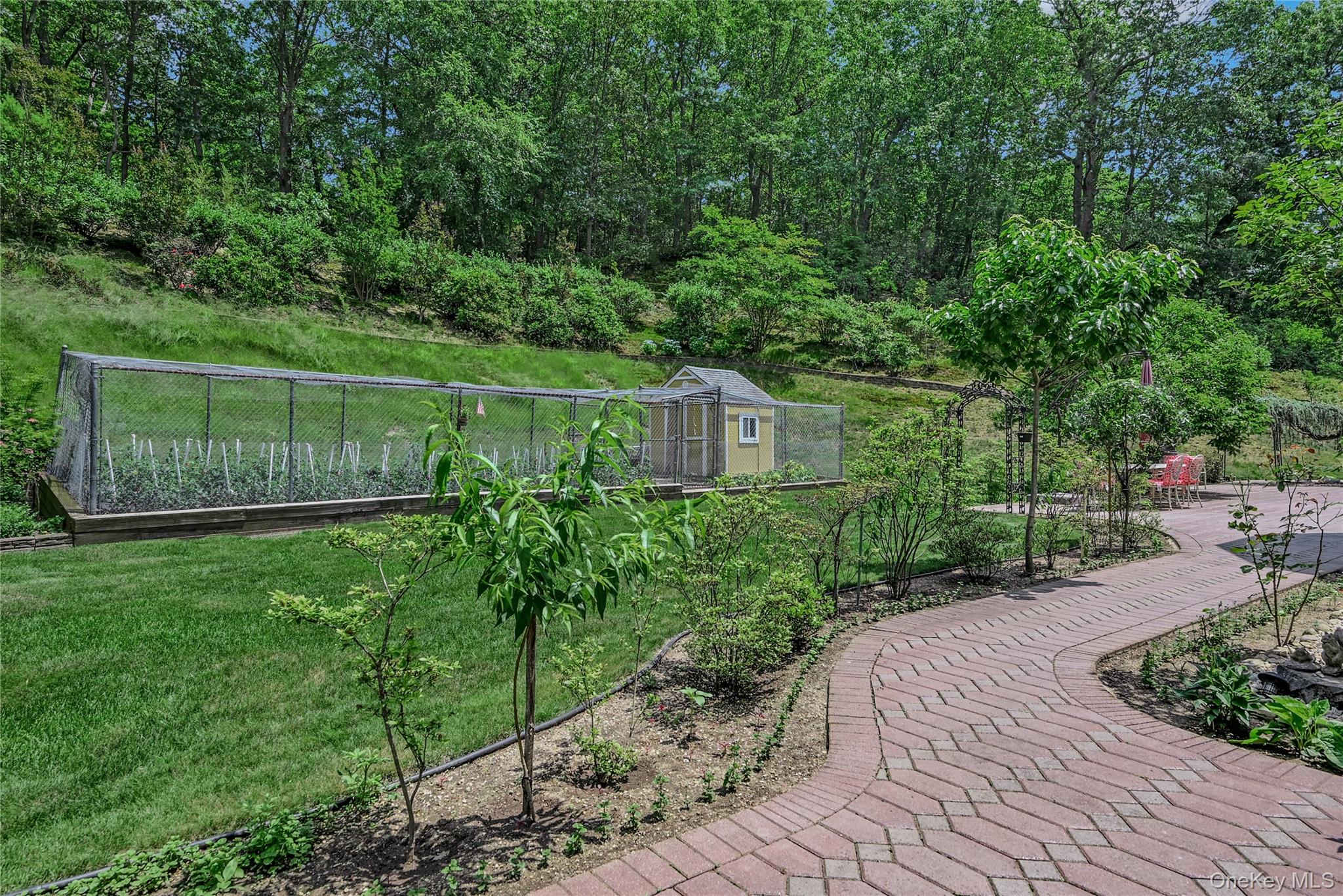 1537 Laurel Hollow Road, Laurel Hollow, NY 11791