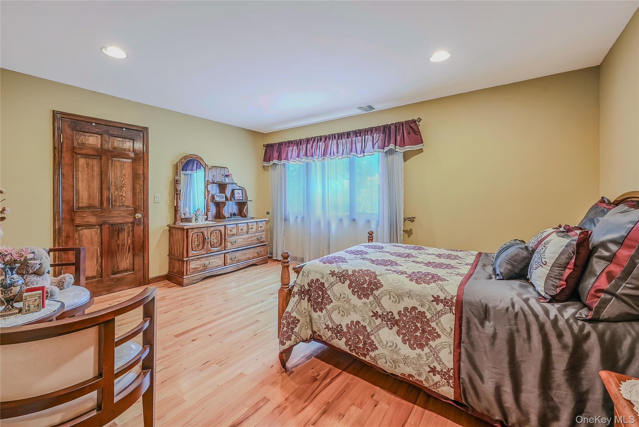 1537 Laurel Hollow Road, Laurel Hollow, NY 11791