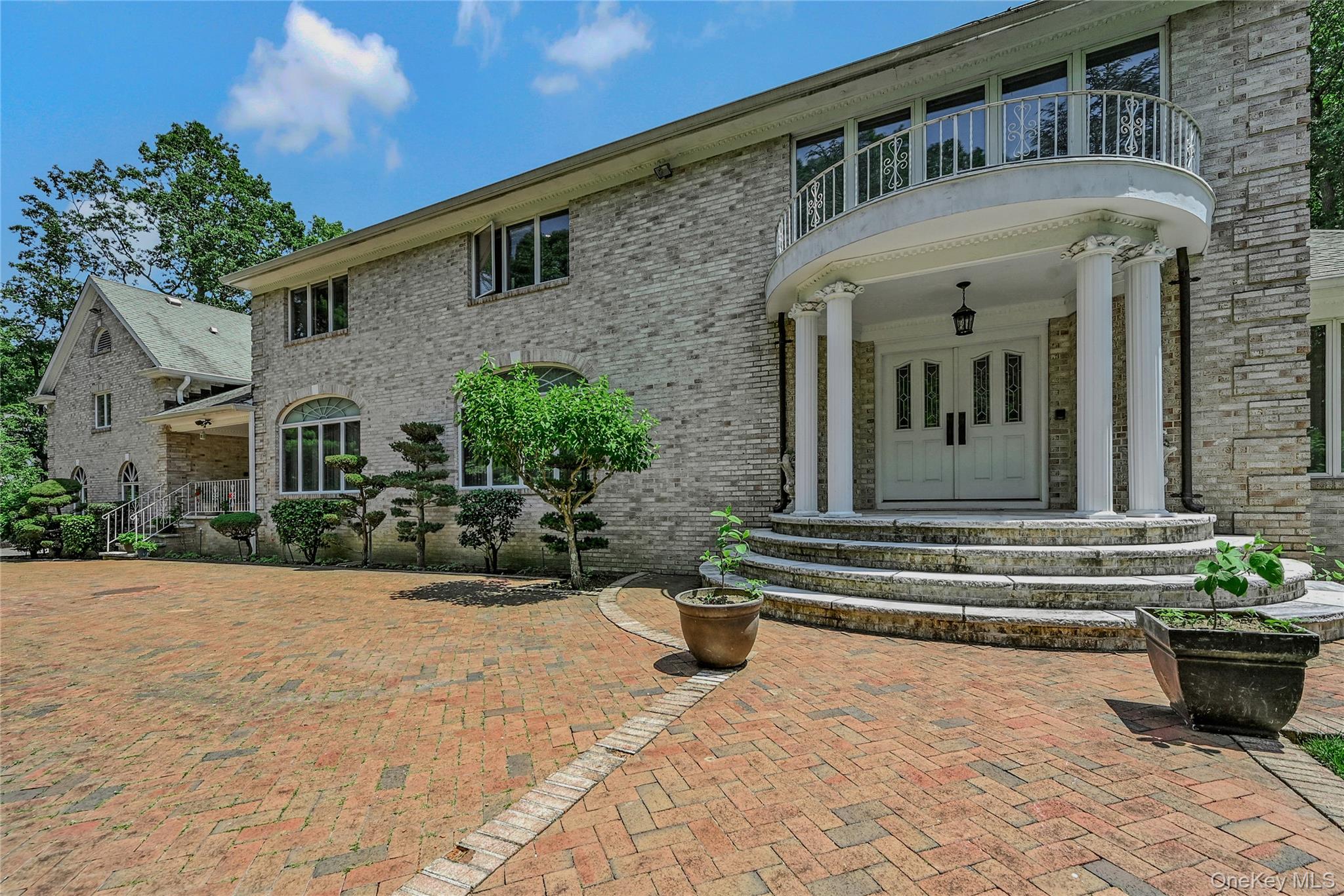 1537 Laurel Hollow Road, Laurel Hollow, NY 11791