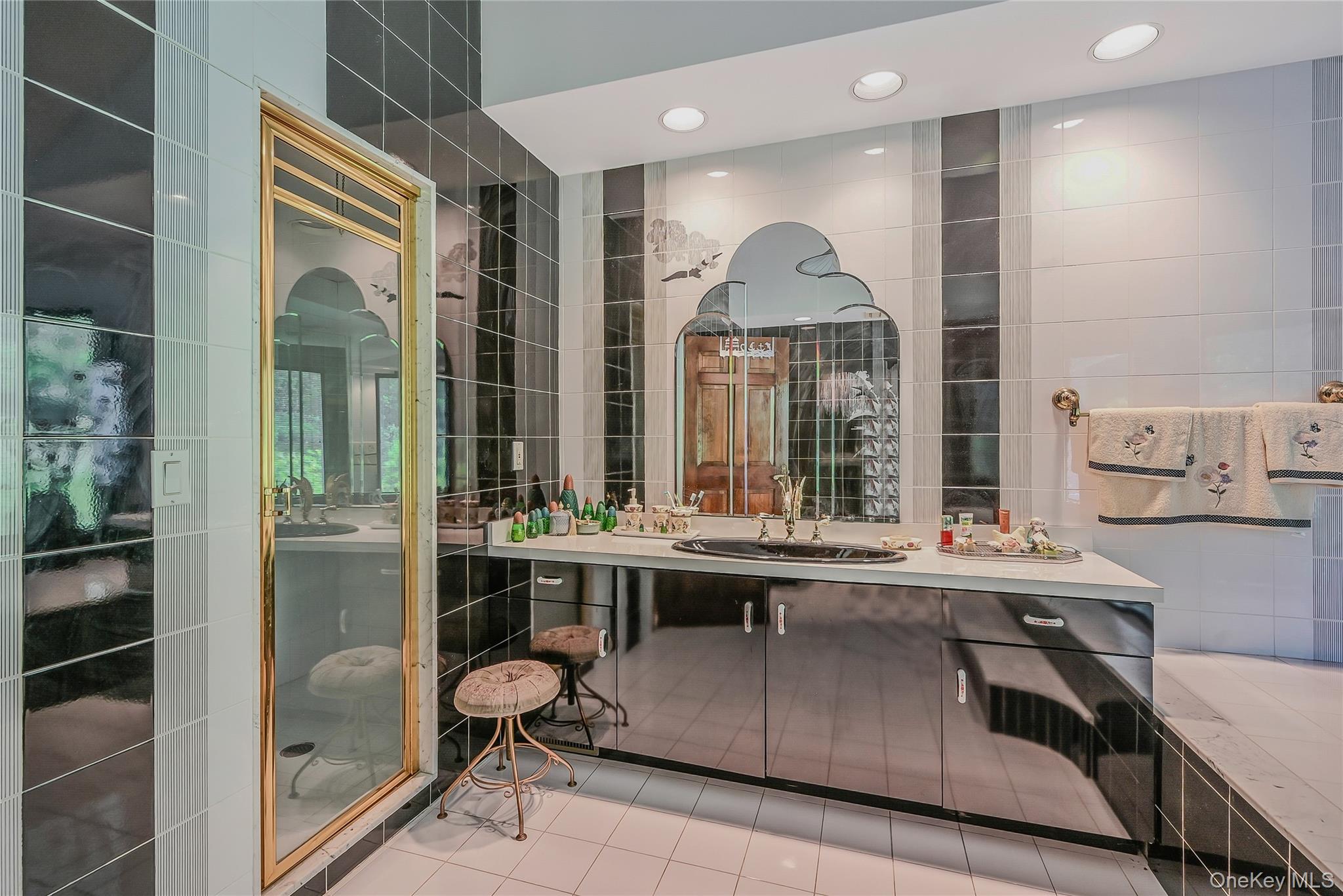 1537 Laurel Hollow Road, Laurel Hollow, NY 11791