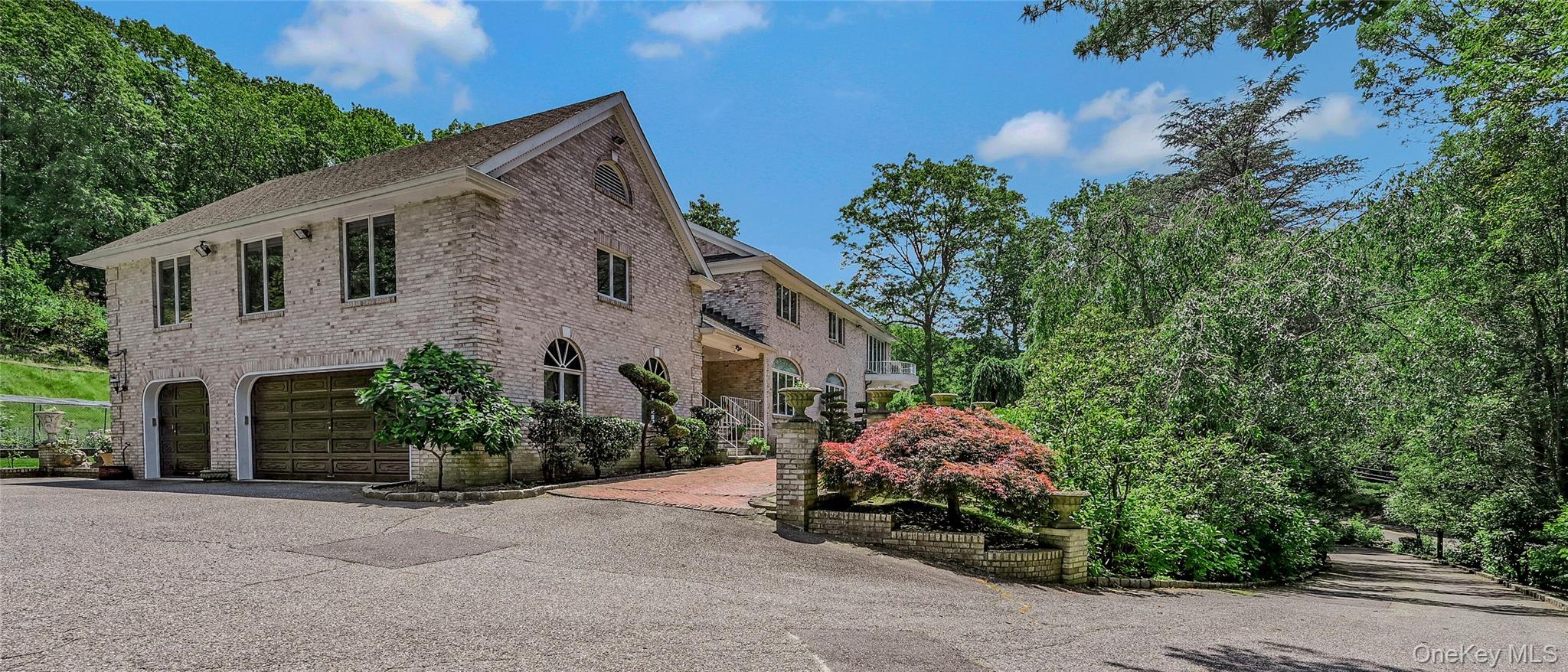 1537 Laurel Hollow Road, Laurel Hollow, NY 11791