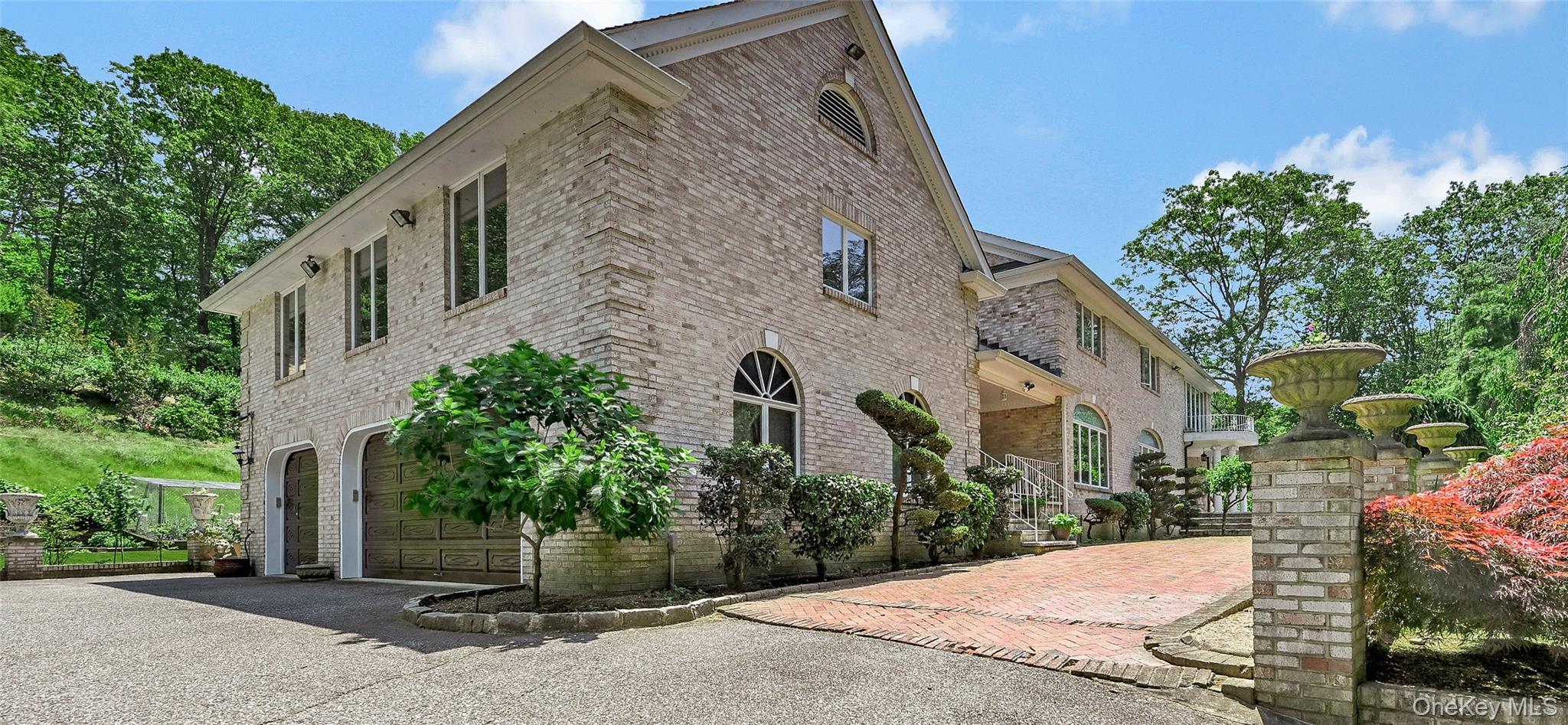 1537 Laurel Hollow Road, Laurel Hollow, NY 11791