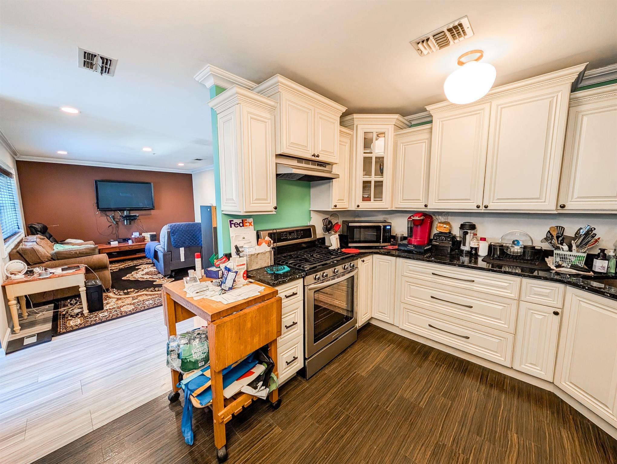 501 Lake Court # 501, Middle Island, NY 11953