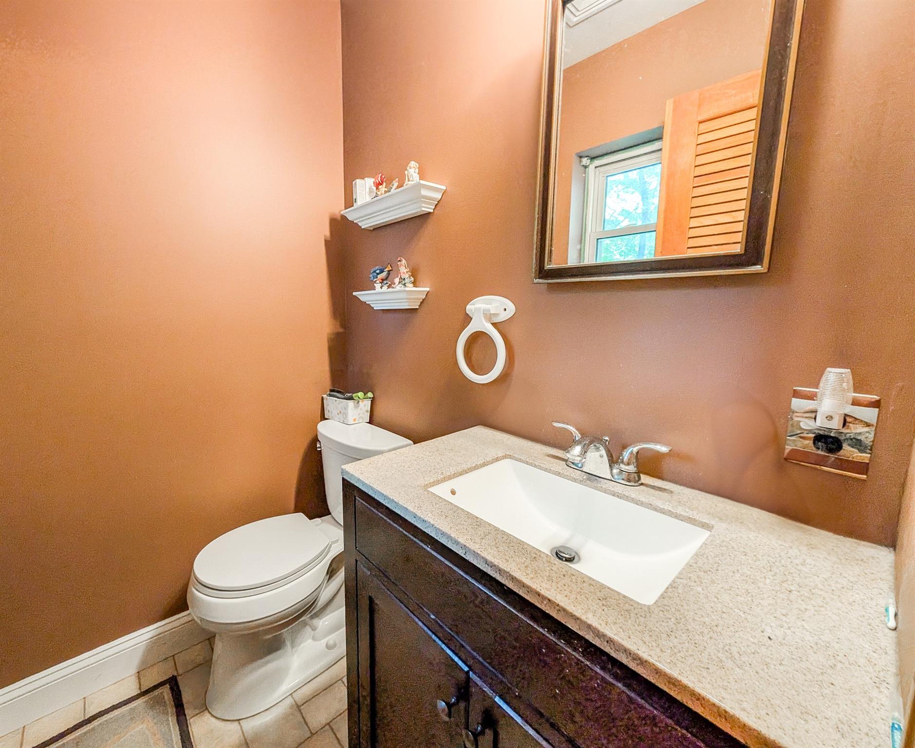 501 Lake Court # 501, Middle Island, NY 11953