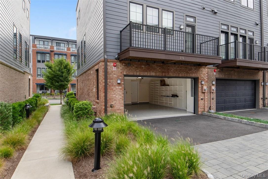 210 Legend Drive, Sleepy Hollow, NY 10591