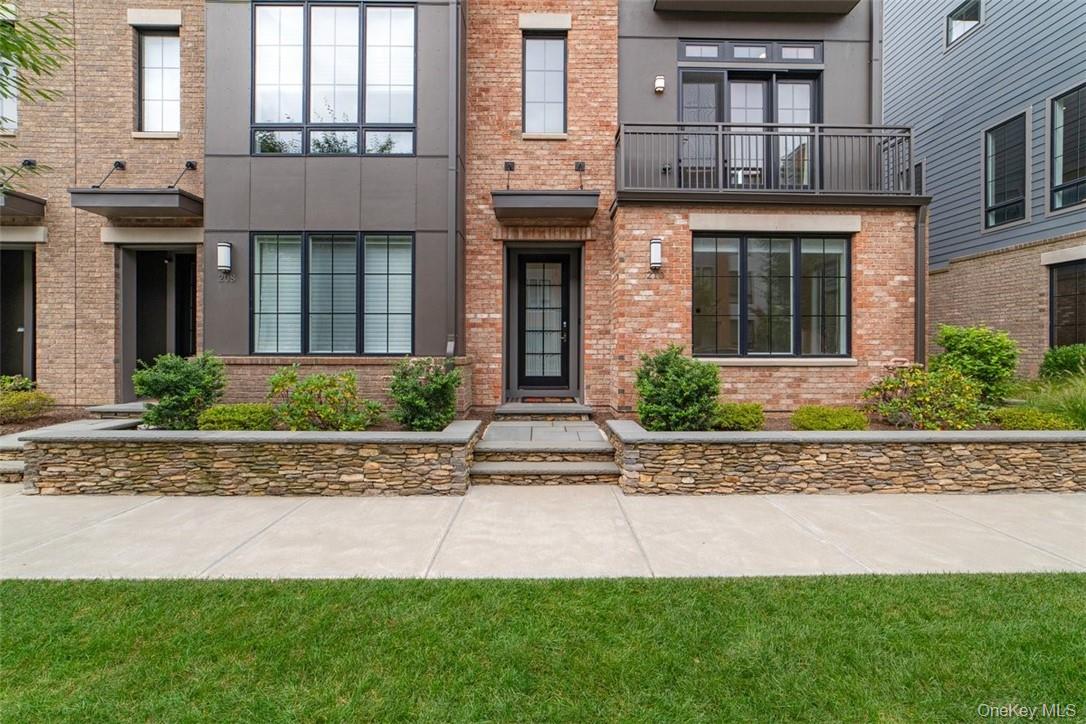 210 Legend Drive, Sleepy Hollow, NY 10591