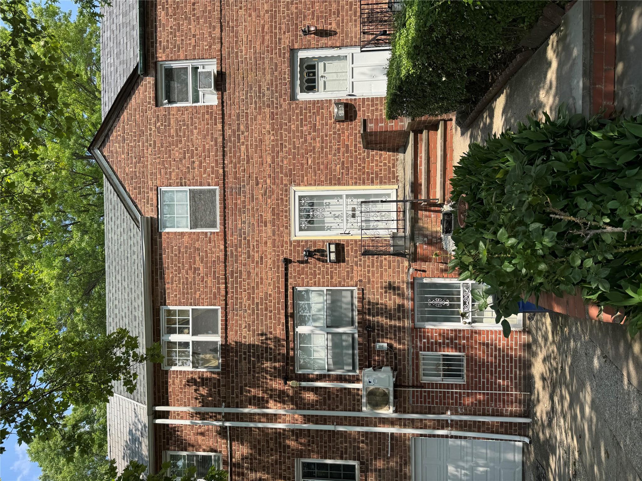 58-35 Clearview Expressway, Oakland Gardens, NY 11364