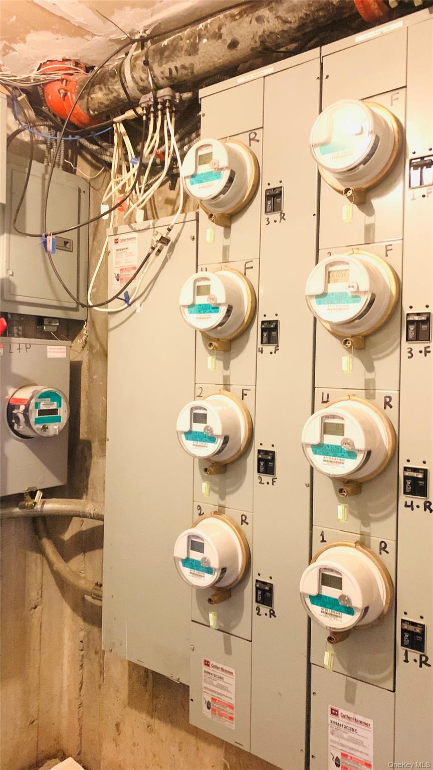 14102 Pershing Crescent, Briarwood, NY 11435