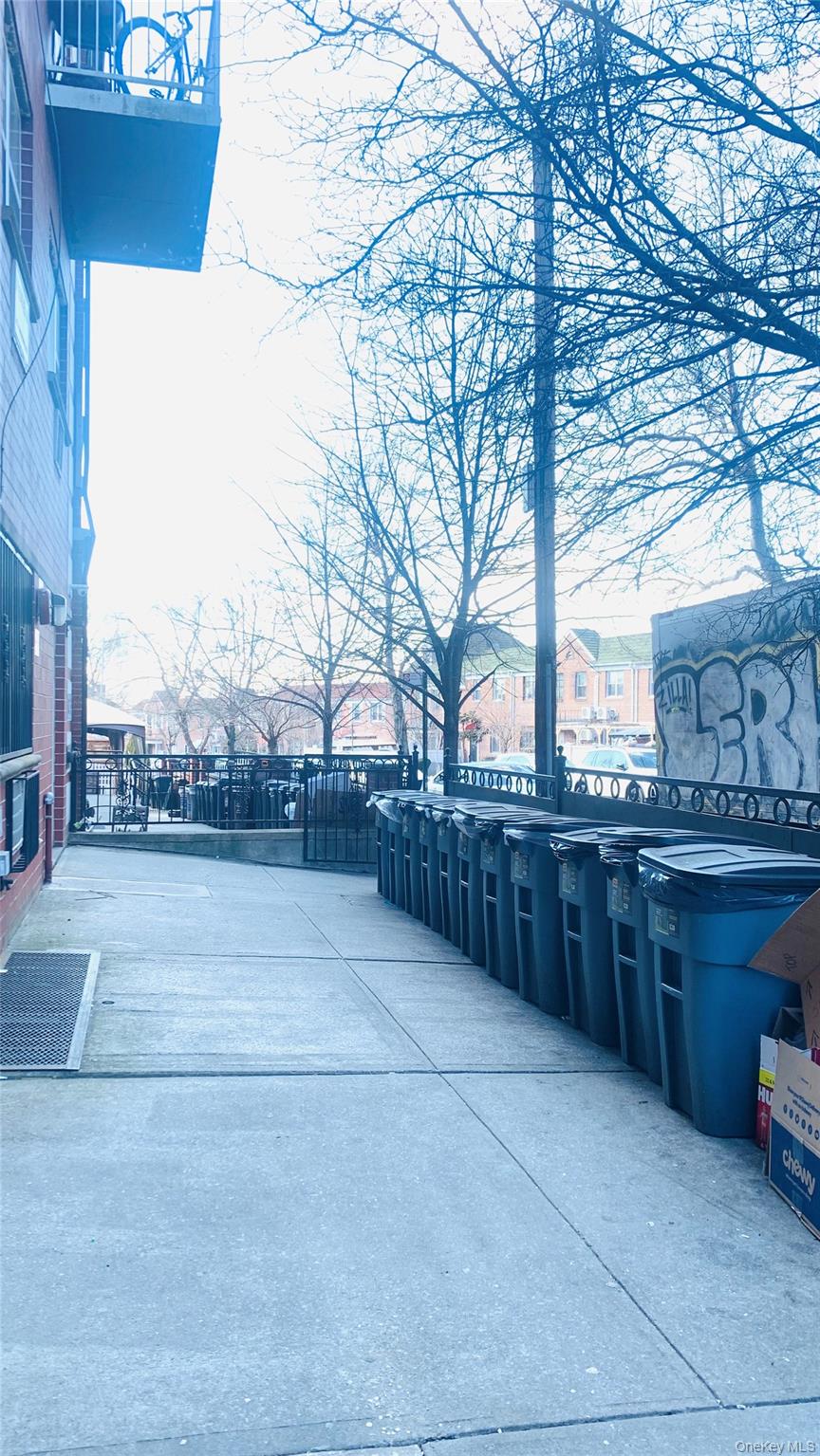 14102 Pershing Crescent, Briarwood, NY 11435