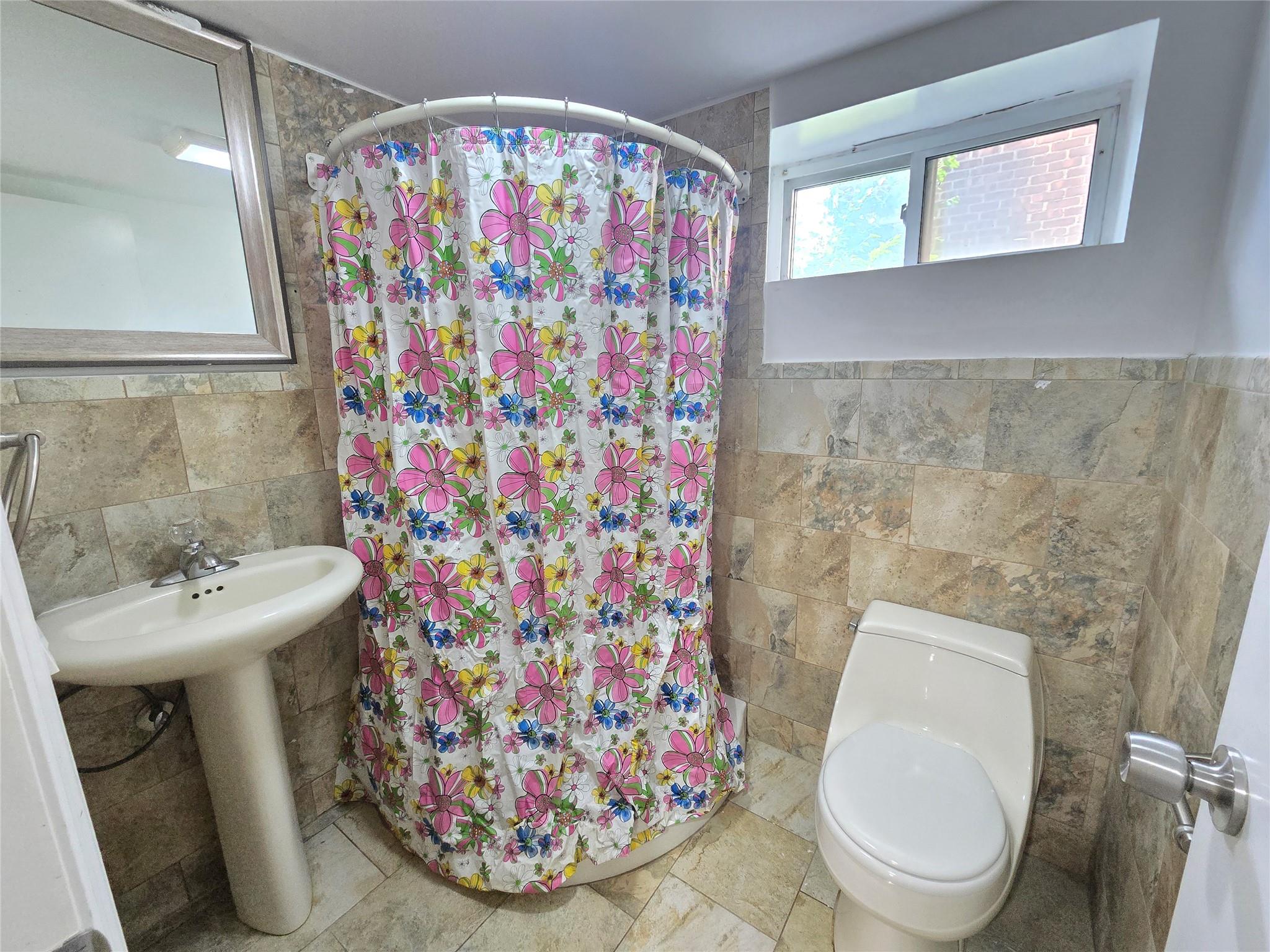 7610 174th Street, Fresh Meadows, NY 11366