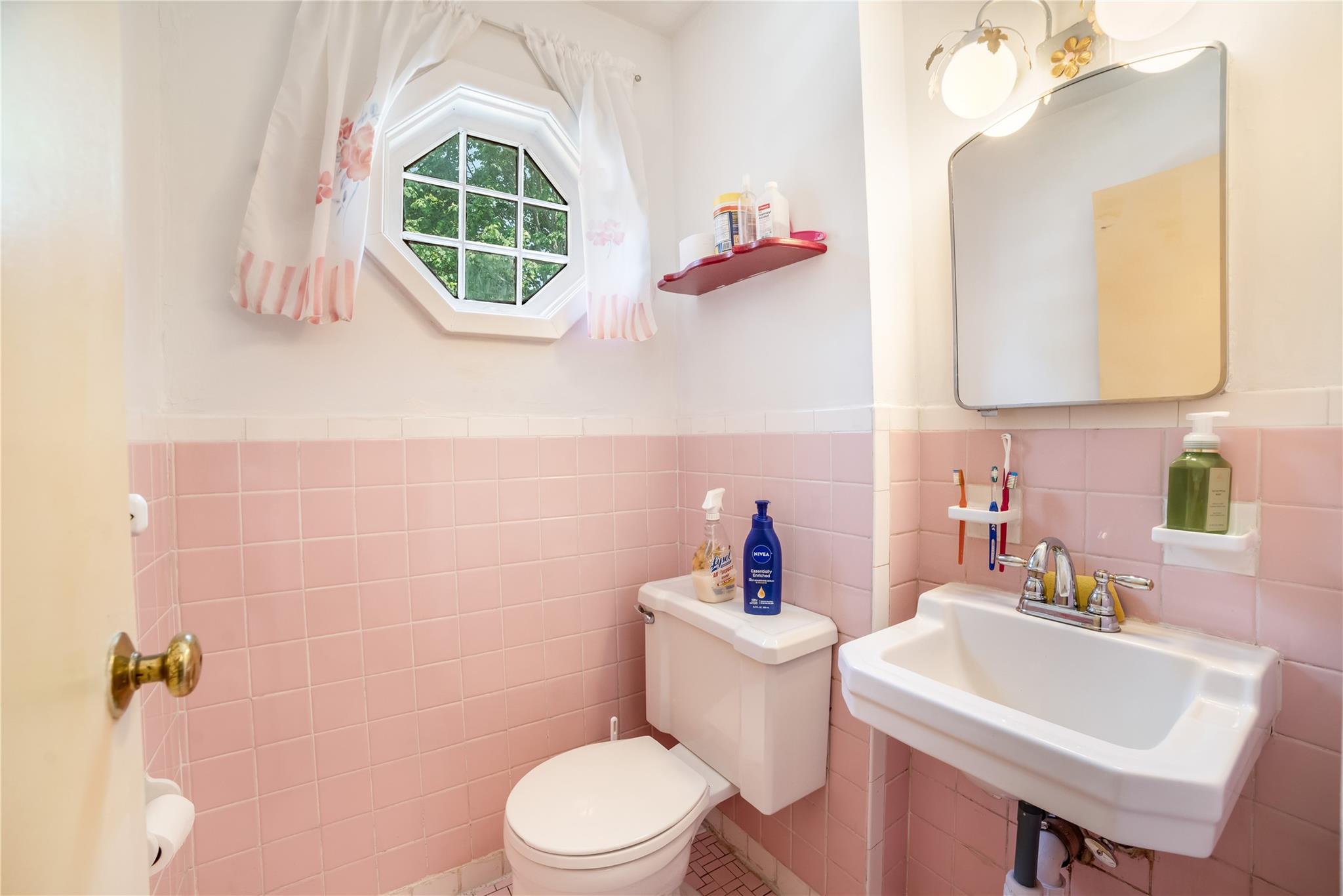 7636 250th Street, Bellerose, NY 11426