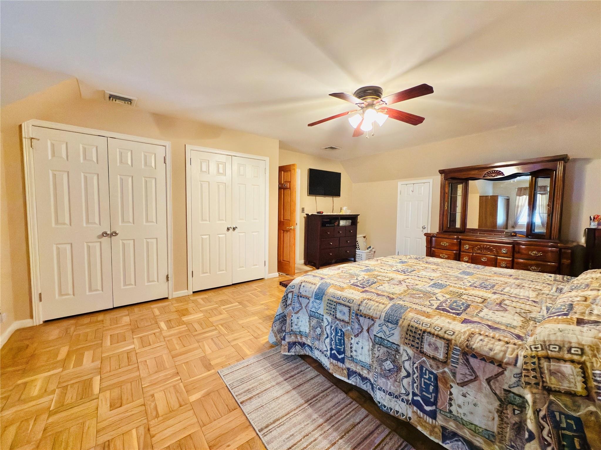 945 Swinton Avenue, Bronx, NY 10465