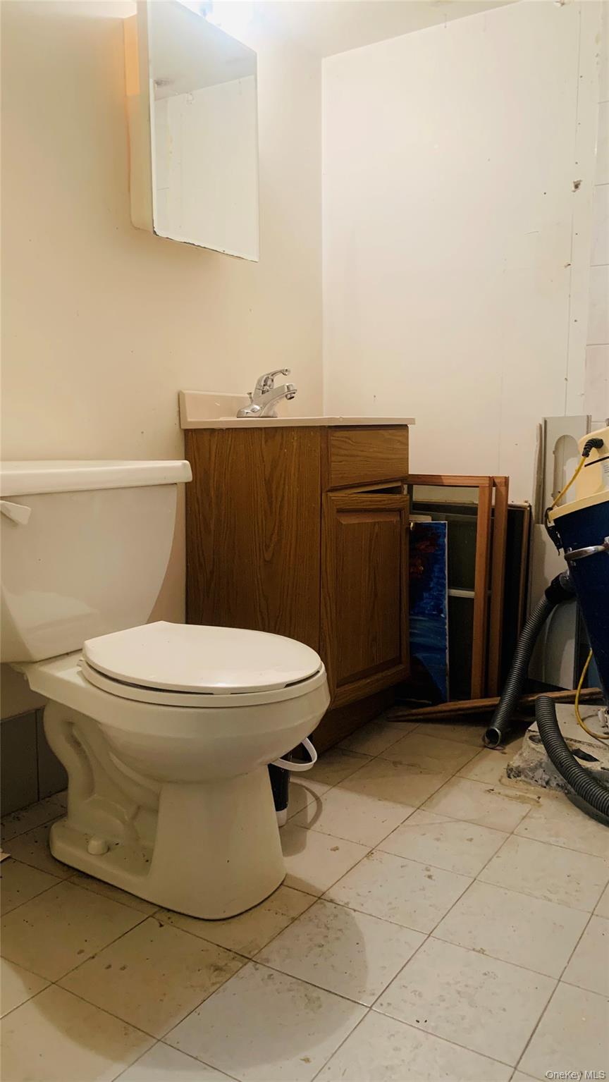 141-04 Pershing Crescent, Briarwood, NY 11435