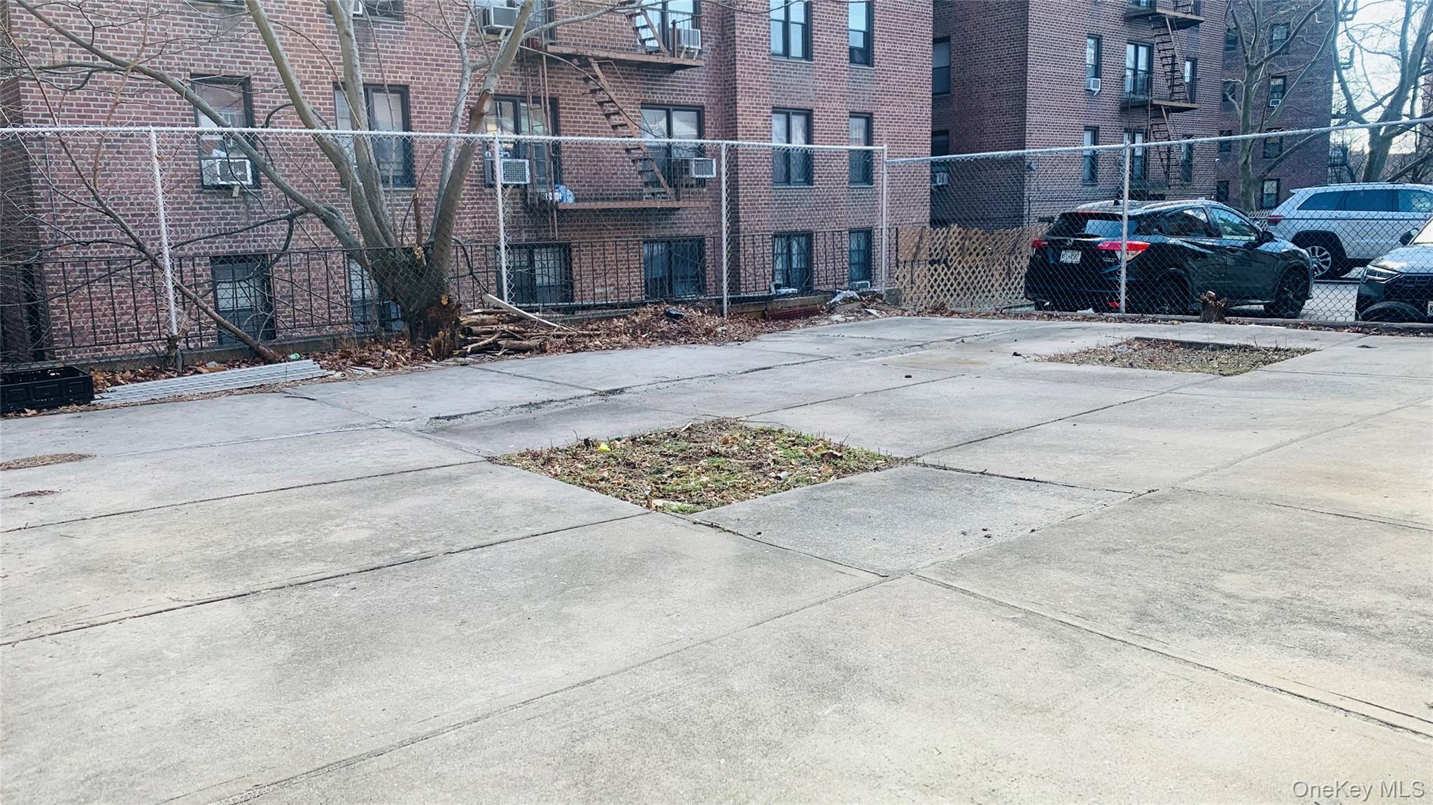 141-04 Pershing Crescent, Briarwood, NY 11435