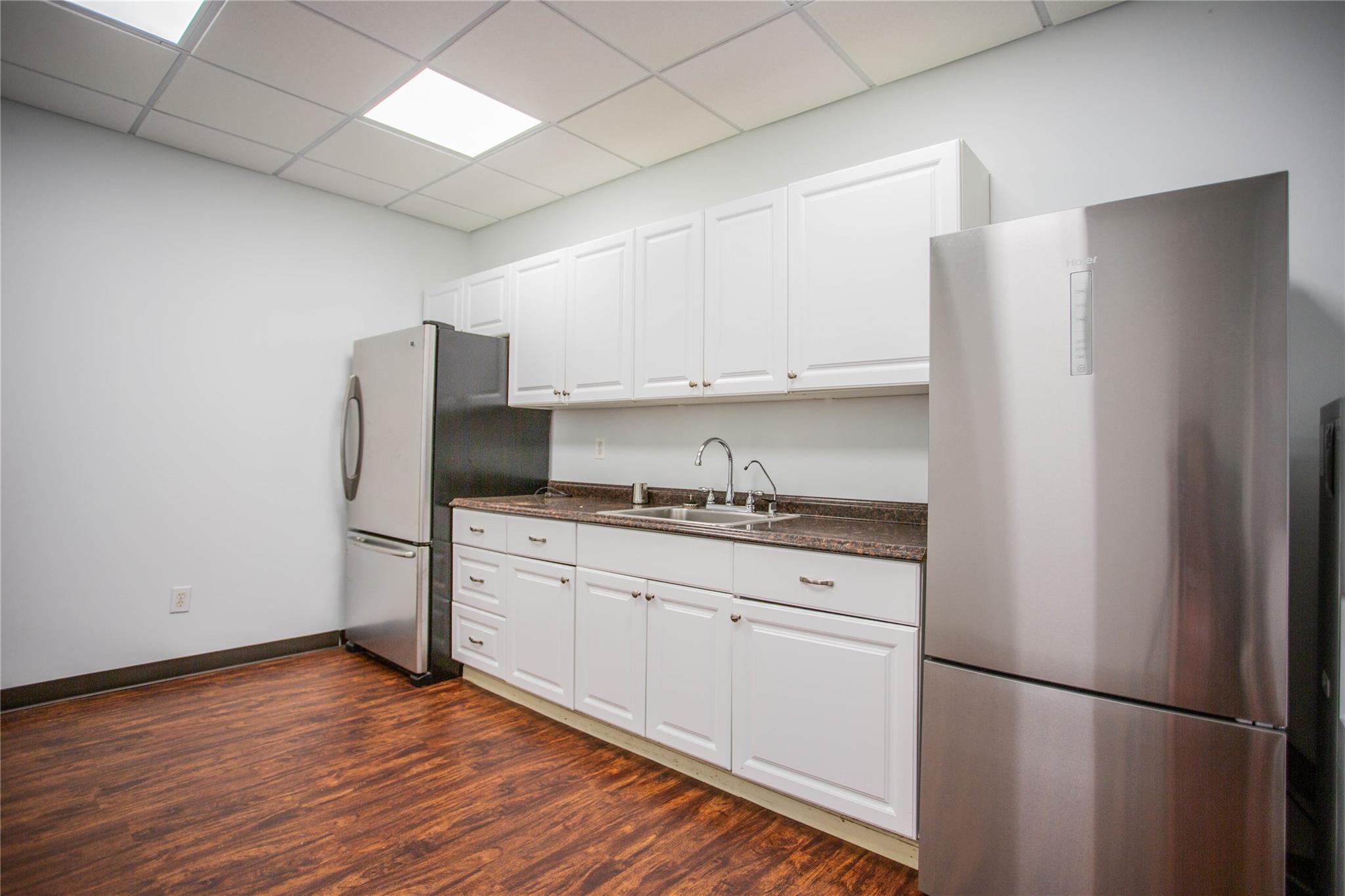 486 Sunrise Highway, Rockville Centre, NY 11570