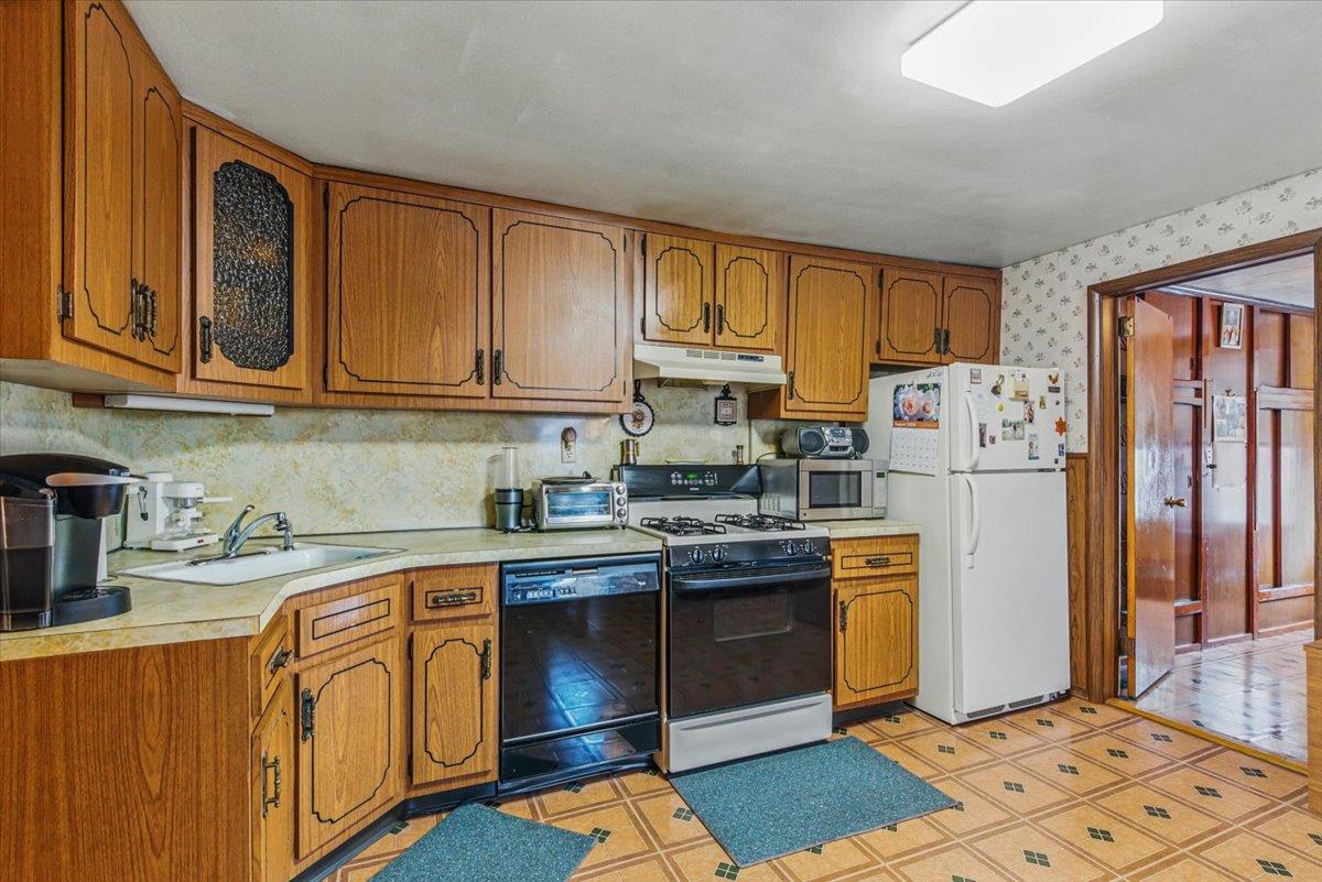 10364 52nd Avenue, Flushing, NY 11368