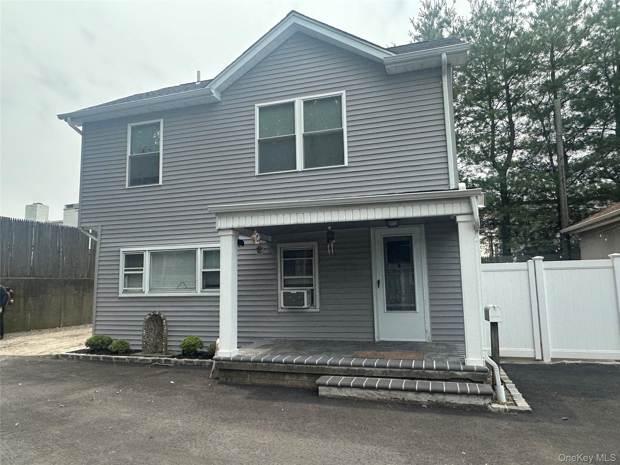 8 Valentine Avenue, Glen Cove, NY 11542