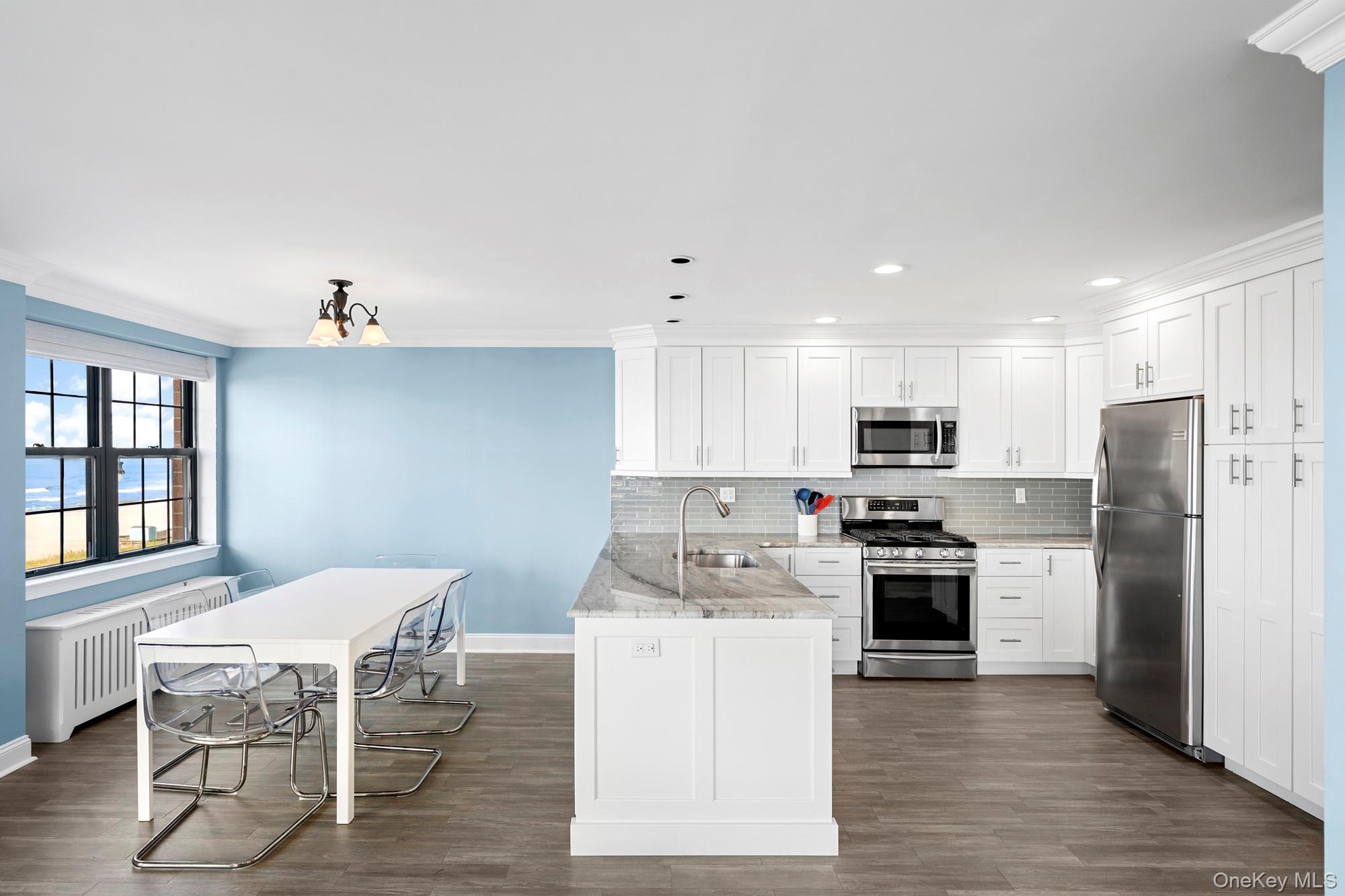 26 W Broadway # 405, Long Beach, NY 11561