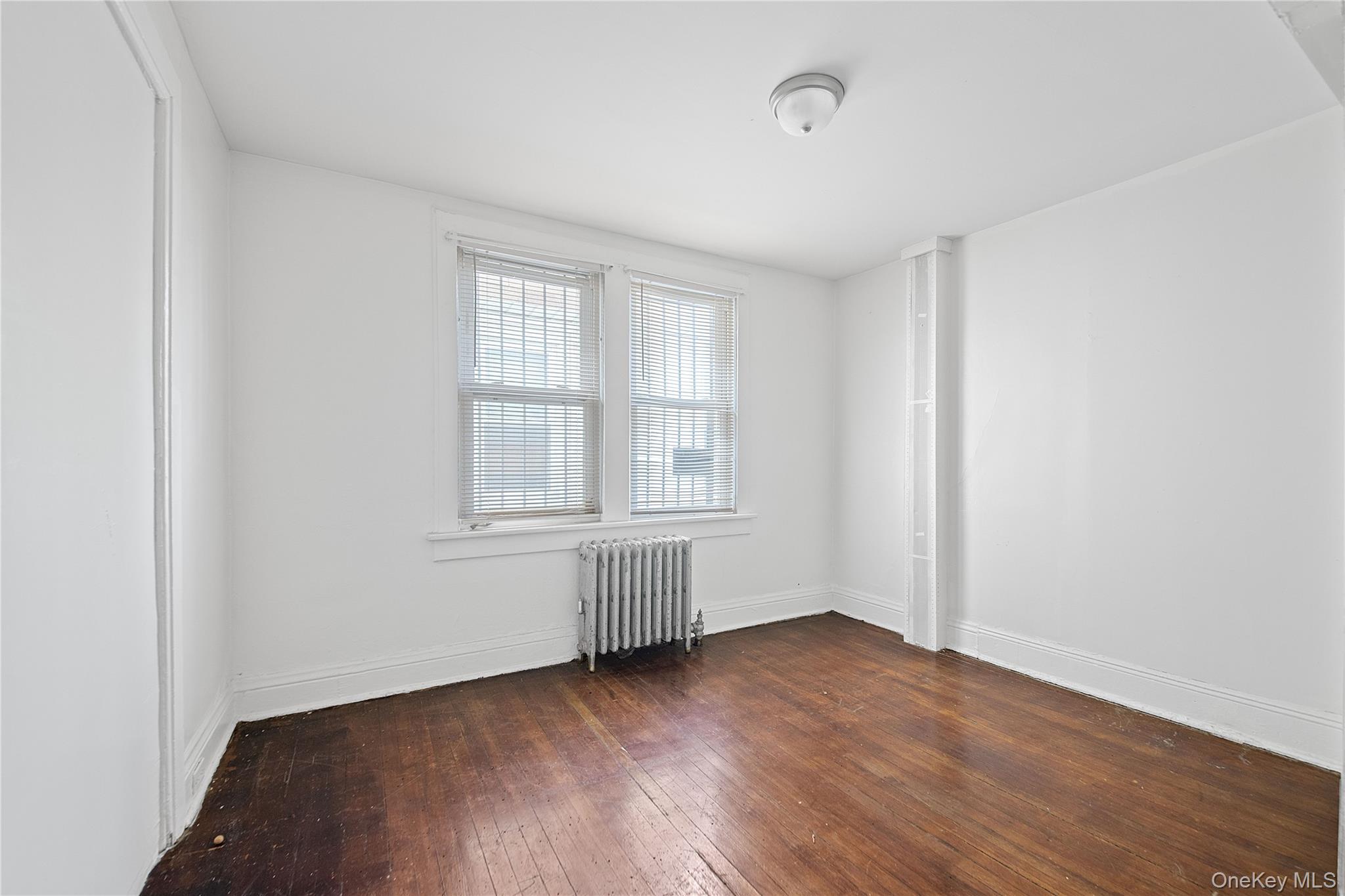 665 Nasby Place, Bayswater, NY 11691