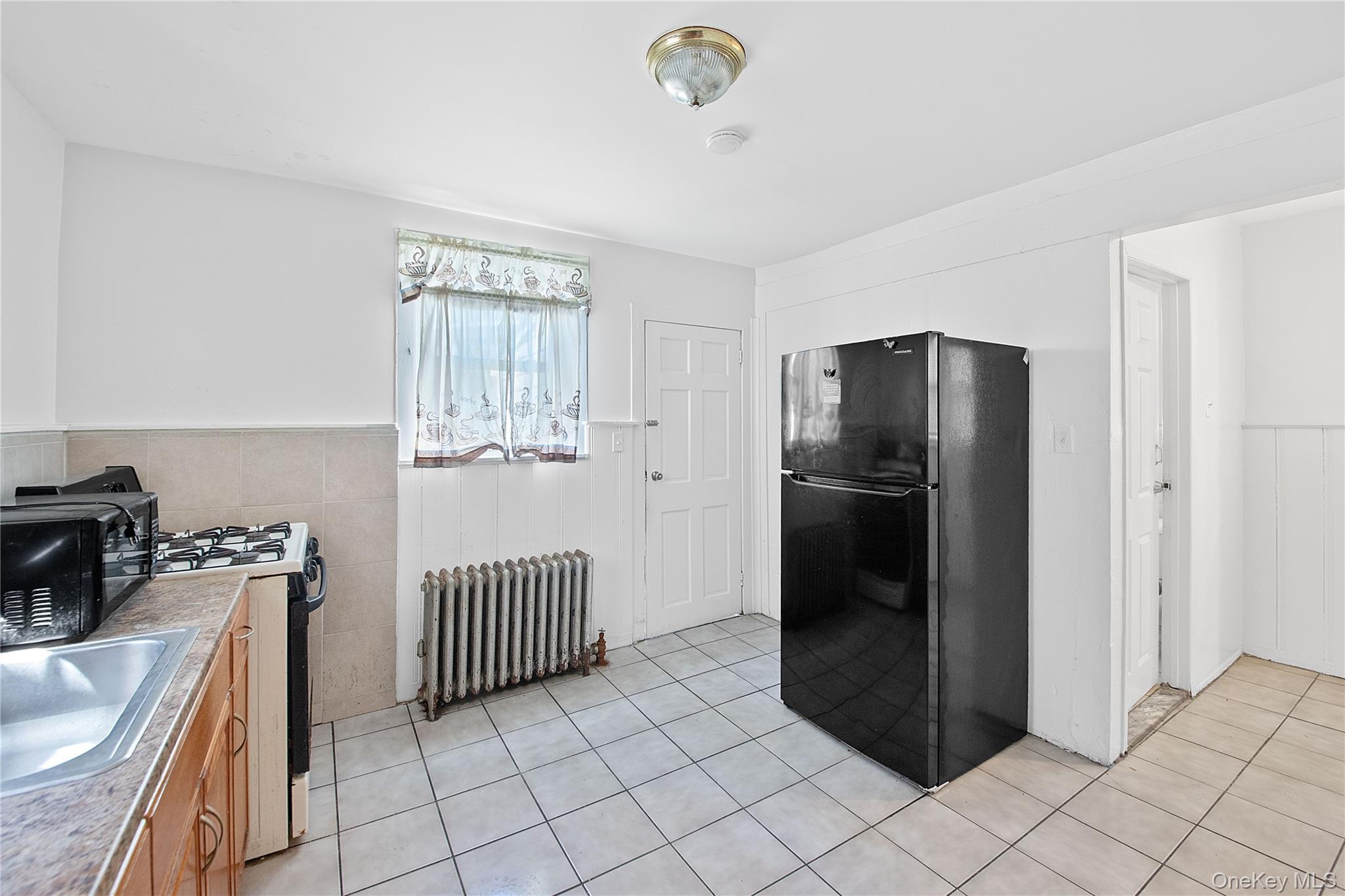 665 Nasby Place, Bayswater, NY 11691