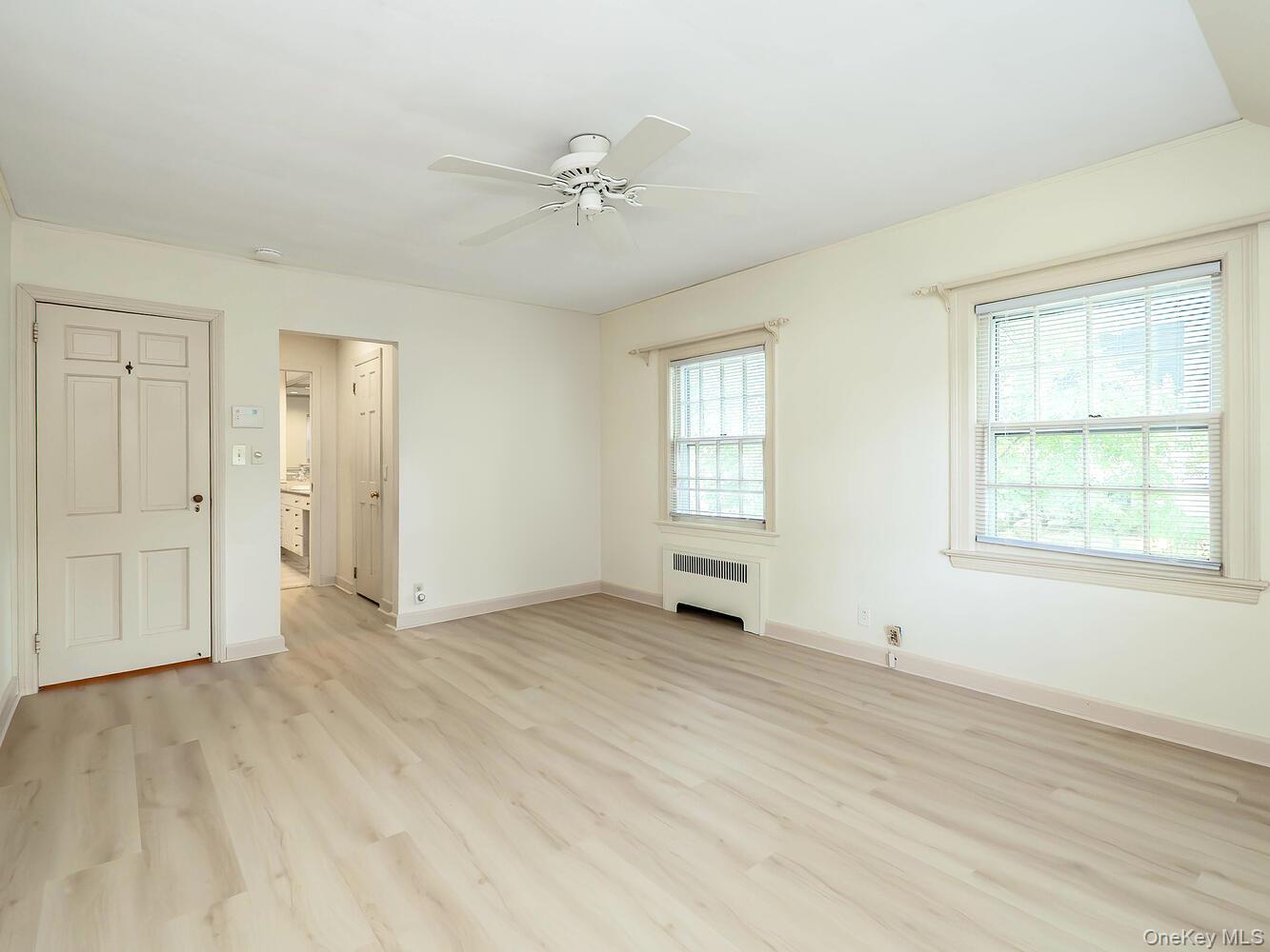 221 Manhasset Avenue, Manhasset, NY 11030