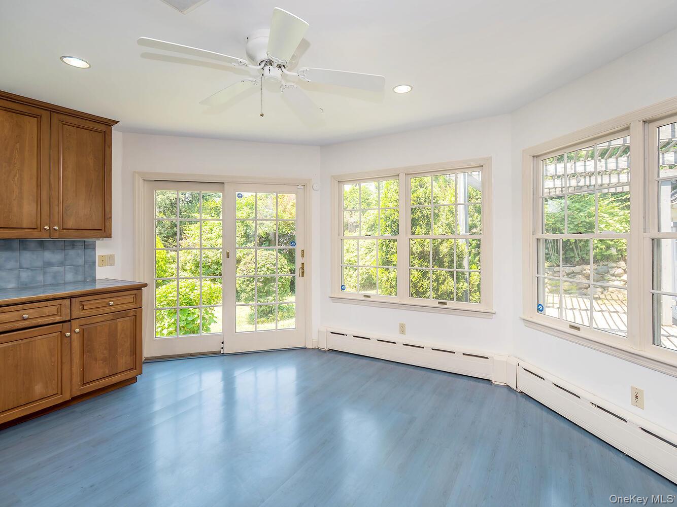 221 Manhasset Avenue, Manhasset, NY 11030