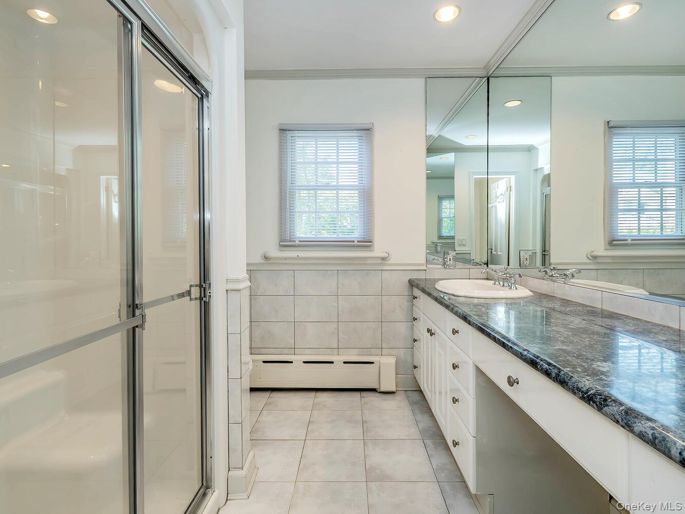 221 Manhasset Avenue, Manhasset, NY 11030