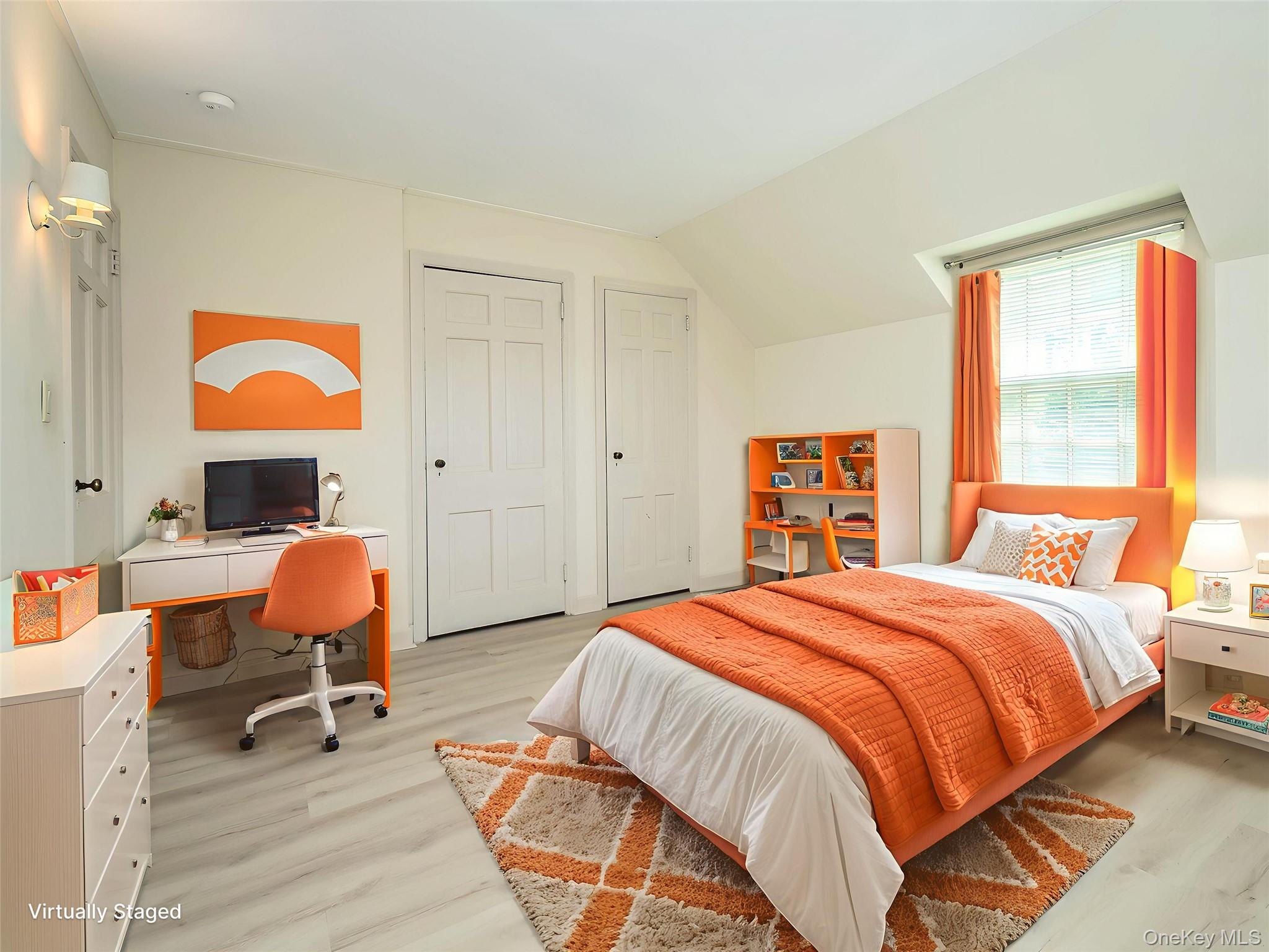 221 Manhasset Avenue, Manhasset, NY 11030