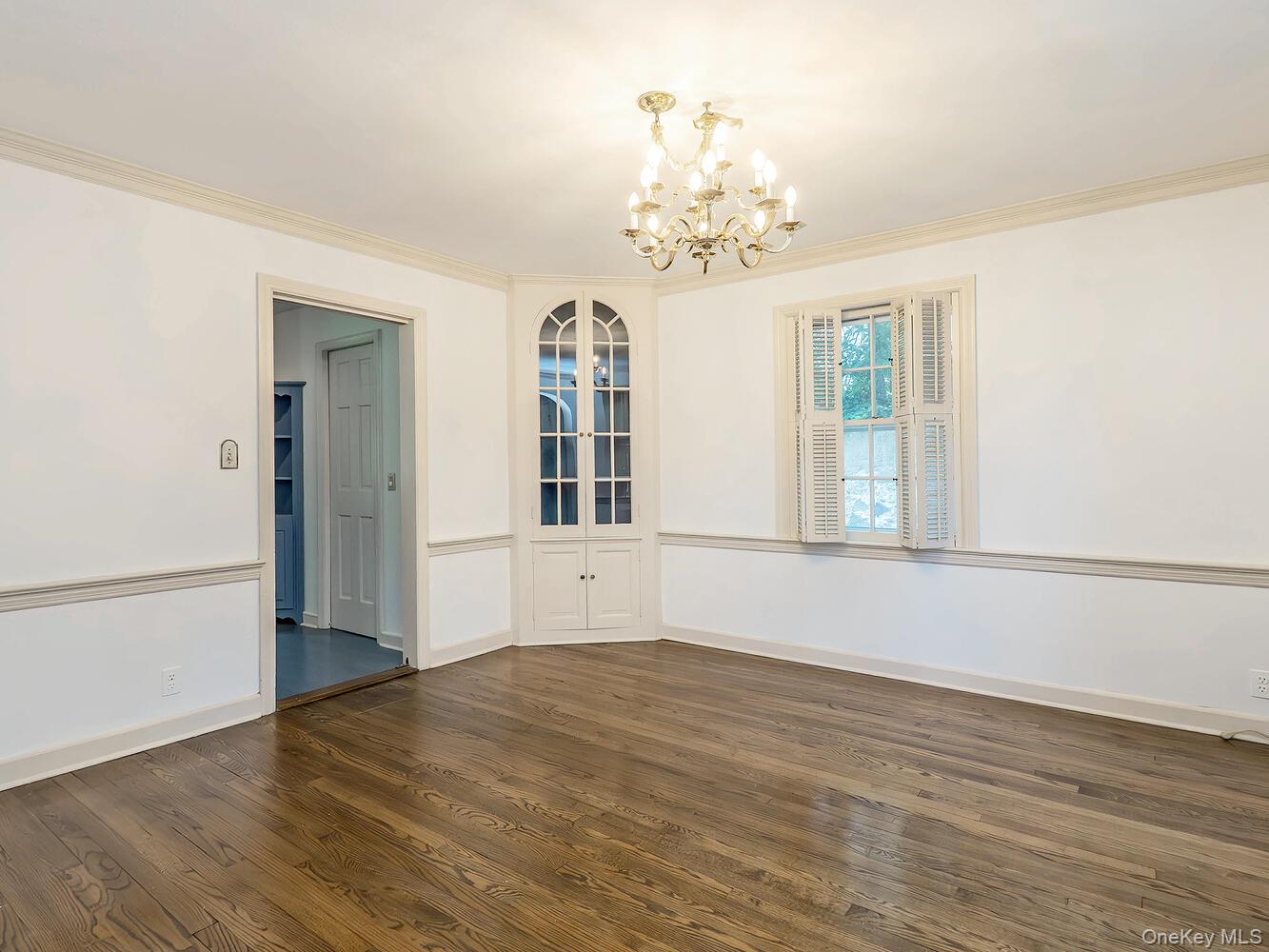 221 Manhasset Avenue, Manhasset, NY 11030