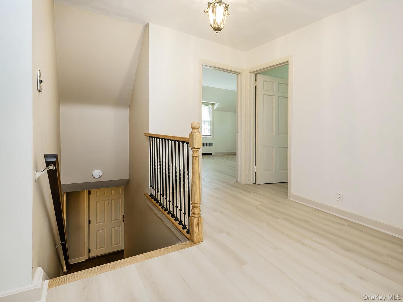 221 Manhasset Avenue, Manhasset, NY 11030