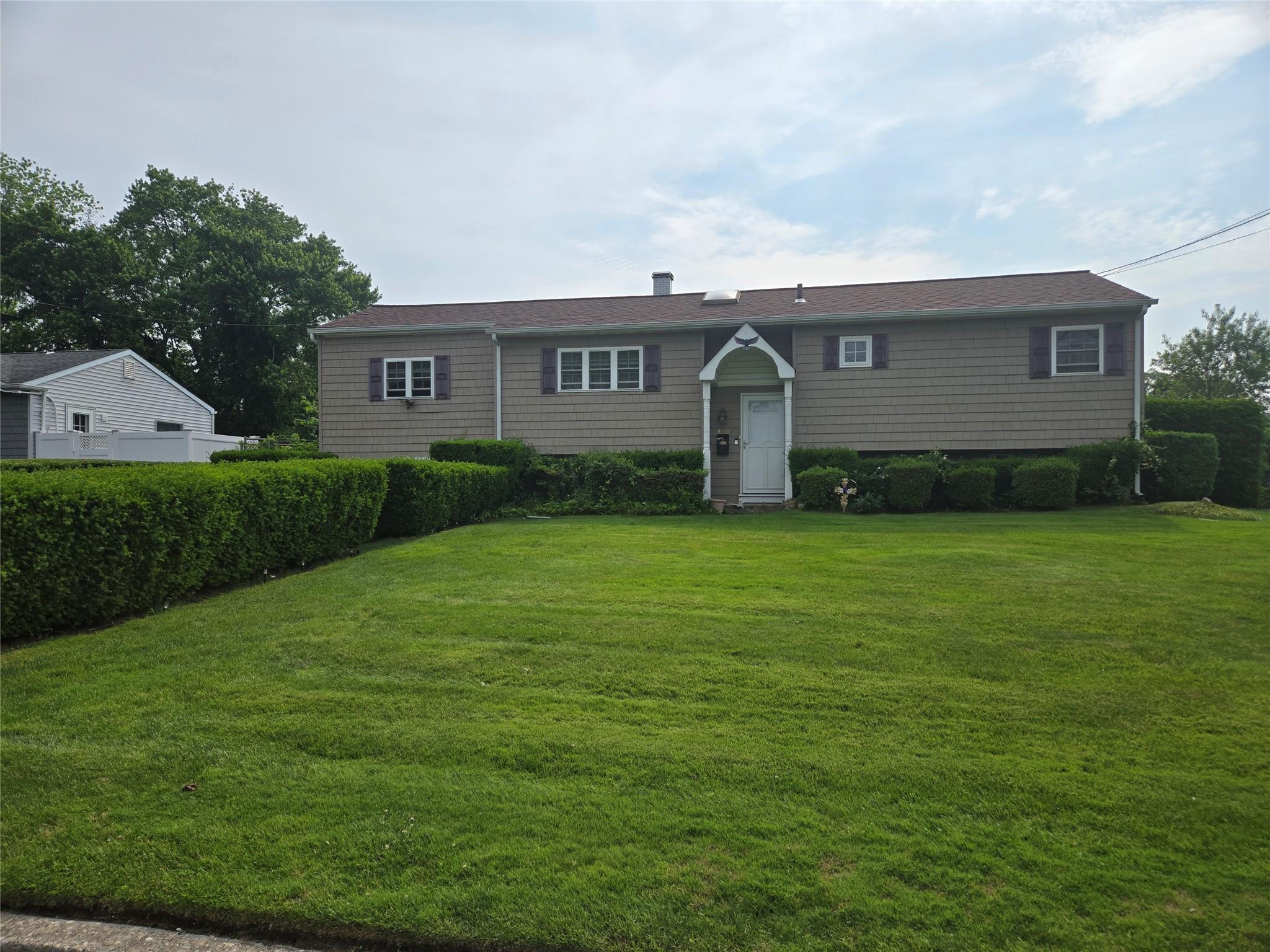 2805 Kane Avenue, Medford, NY 11763